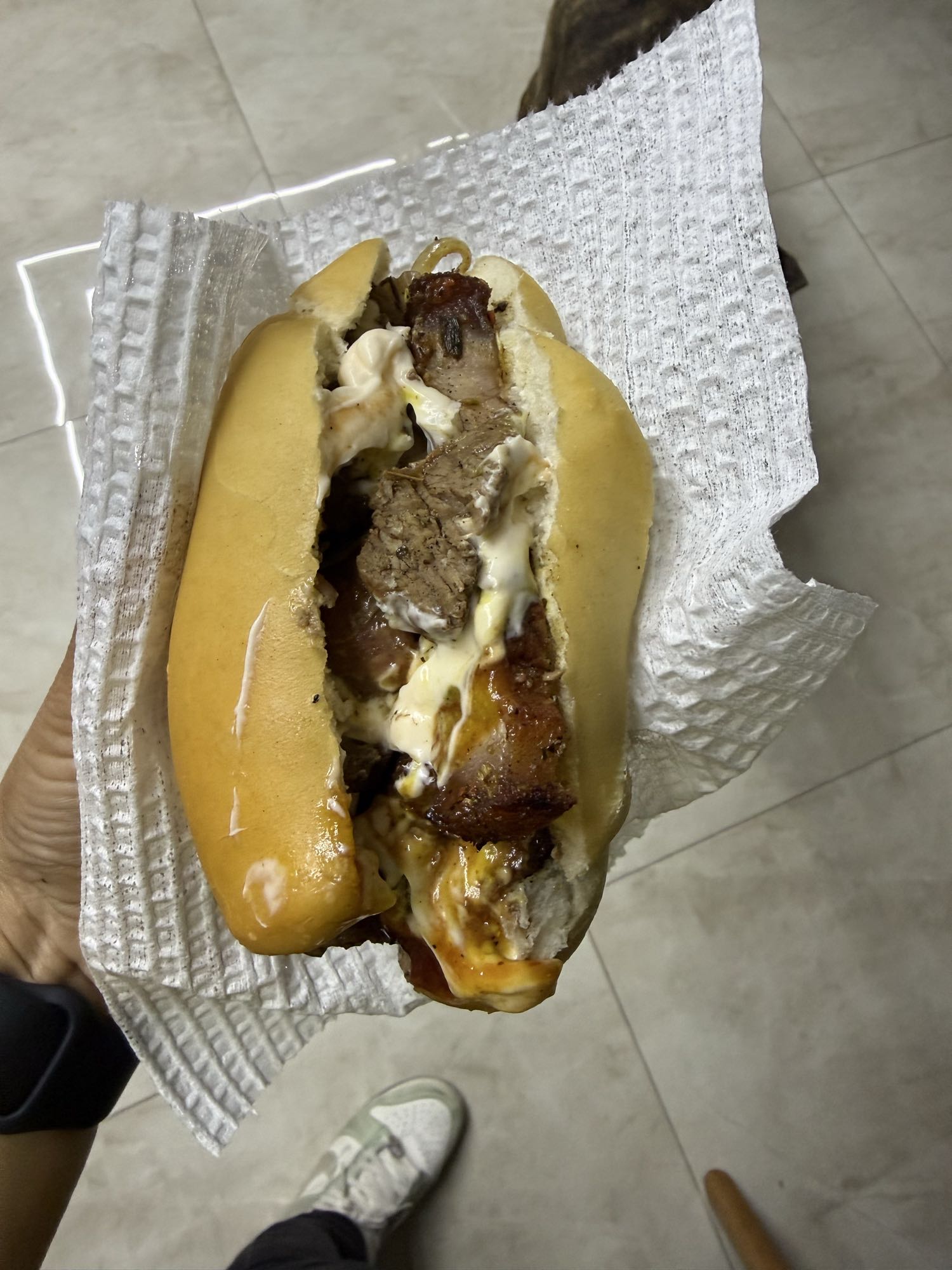 sanduíche de carne e bacon