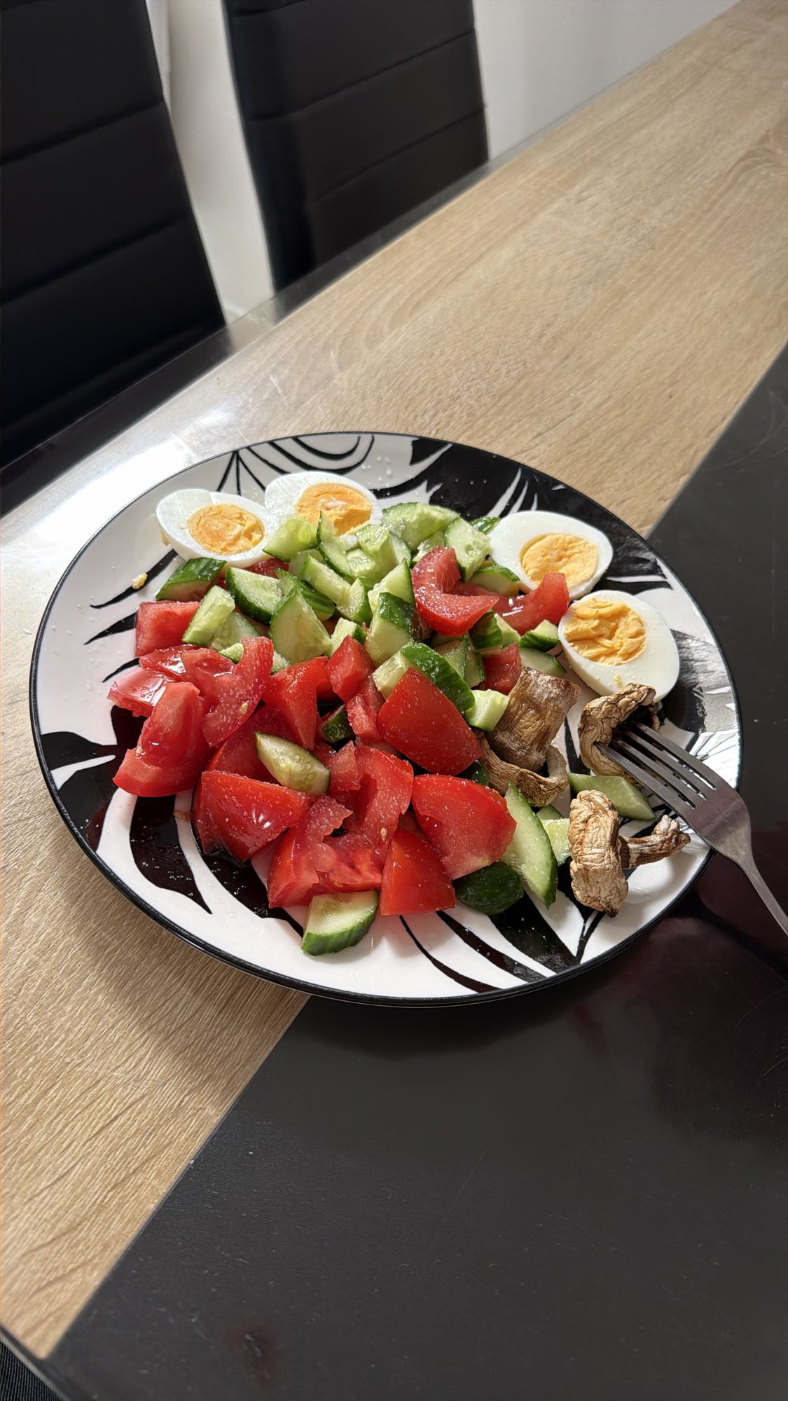 Salată cu ou și legume