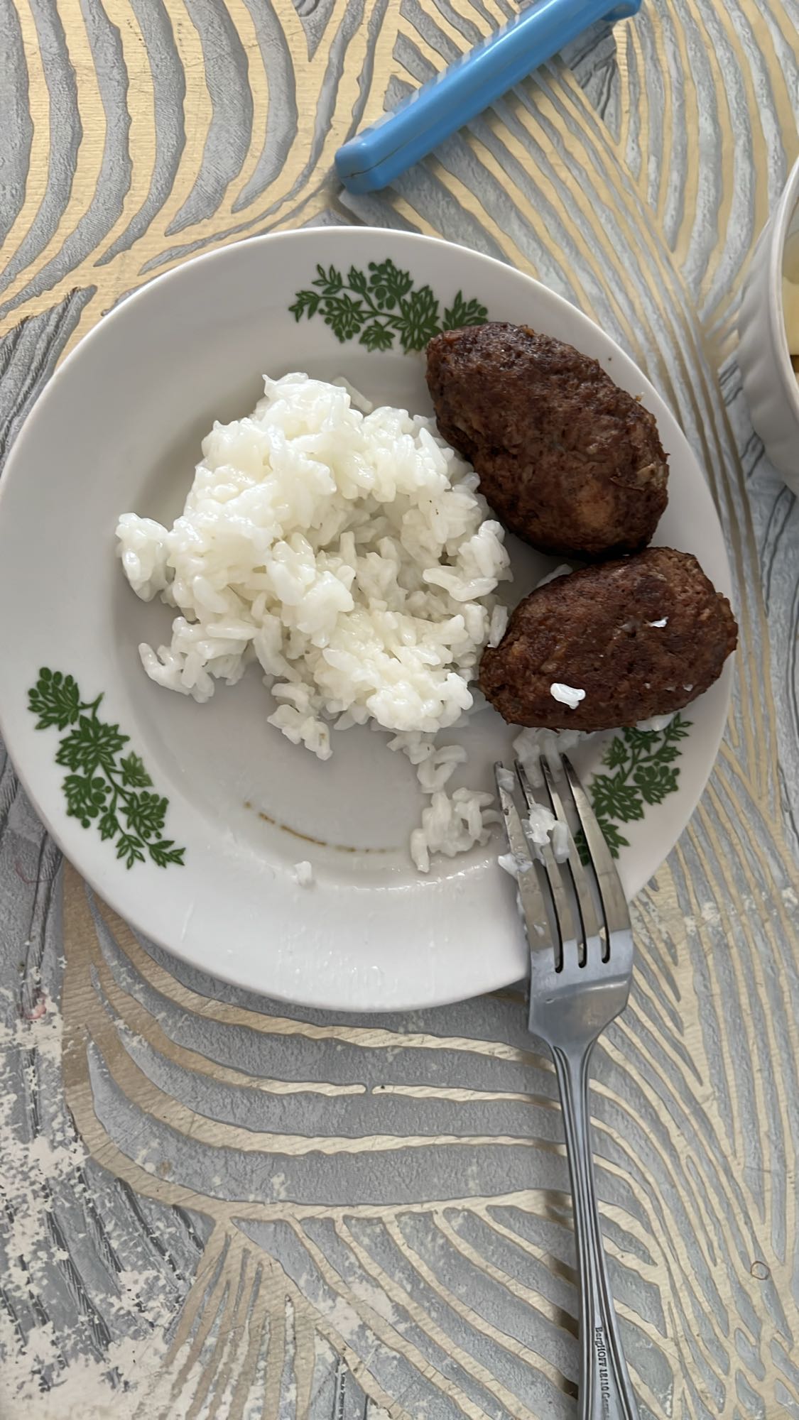 Рис с котлетами