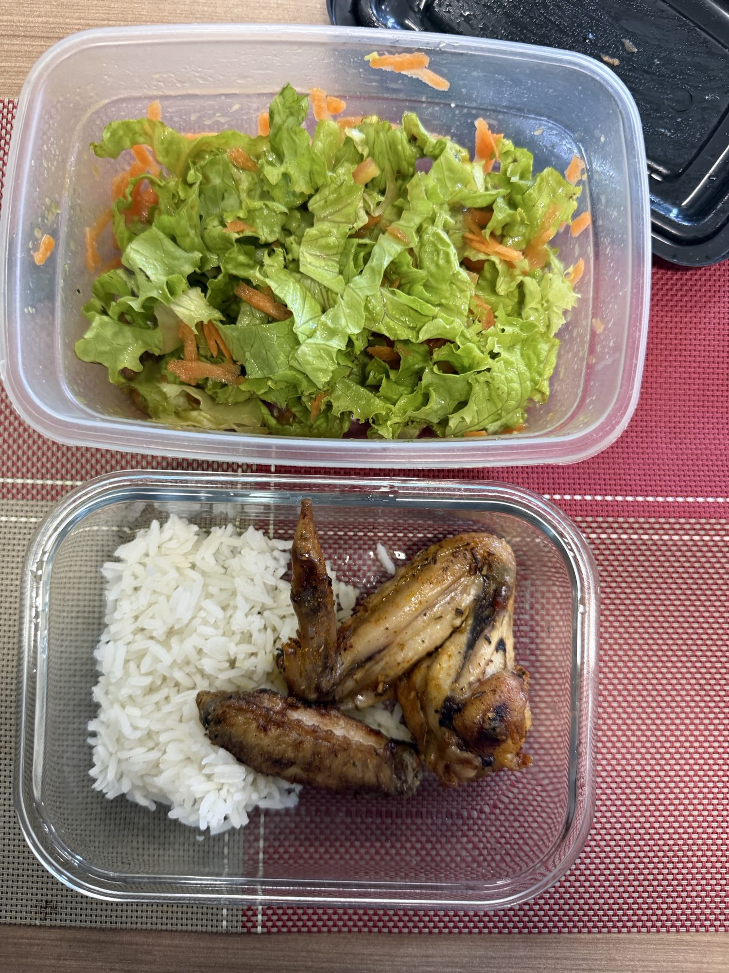 Arroz frango e salada