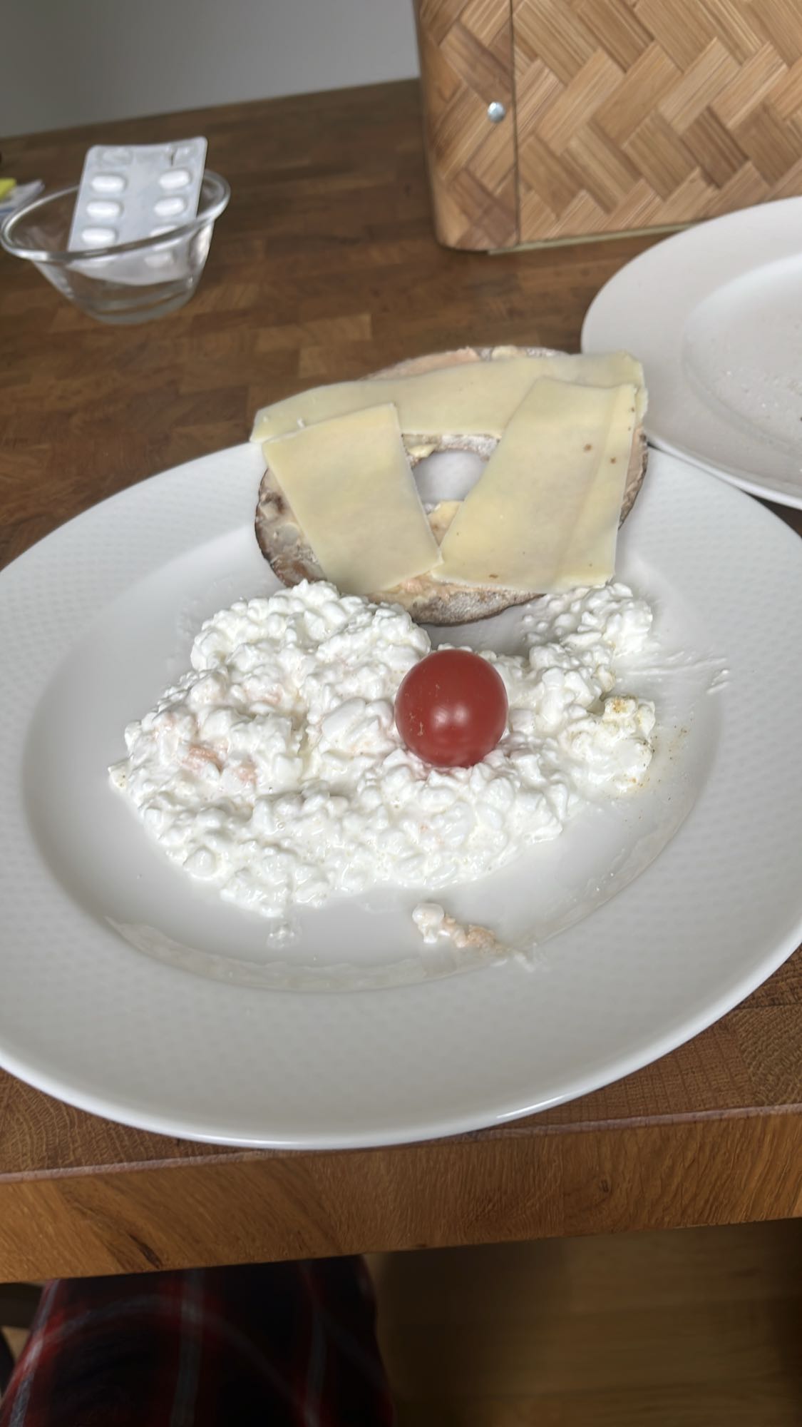 Keso med bröd och ost