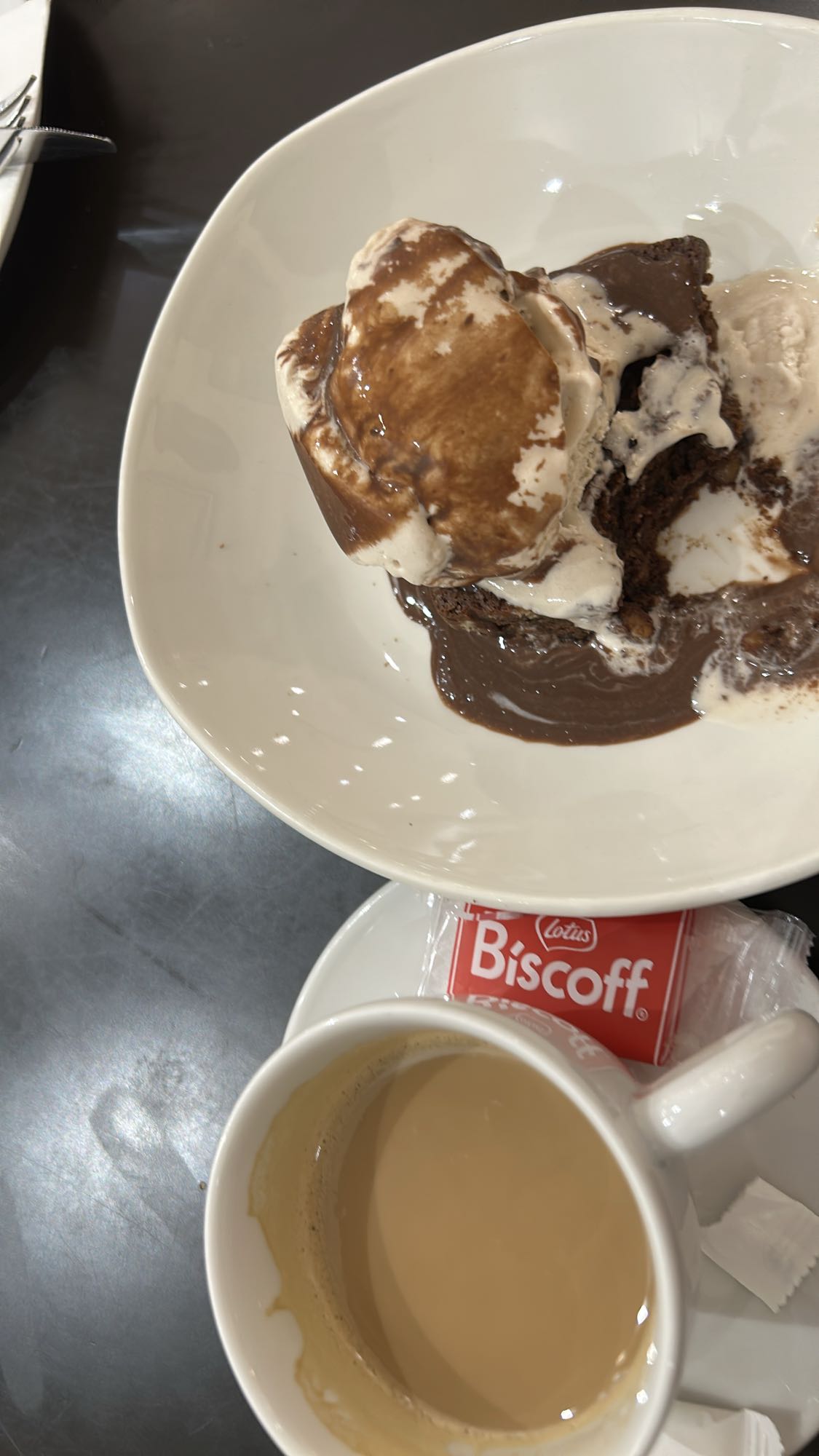brownie con helado