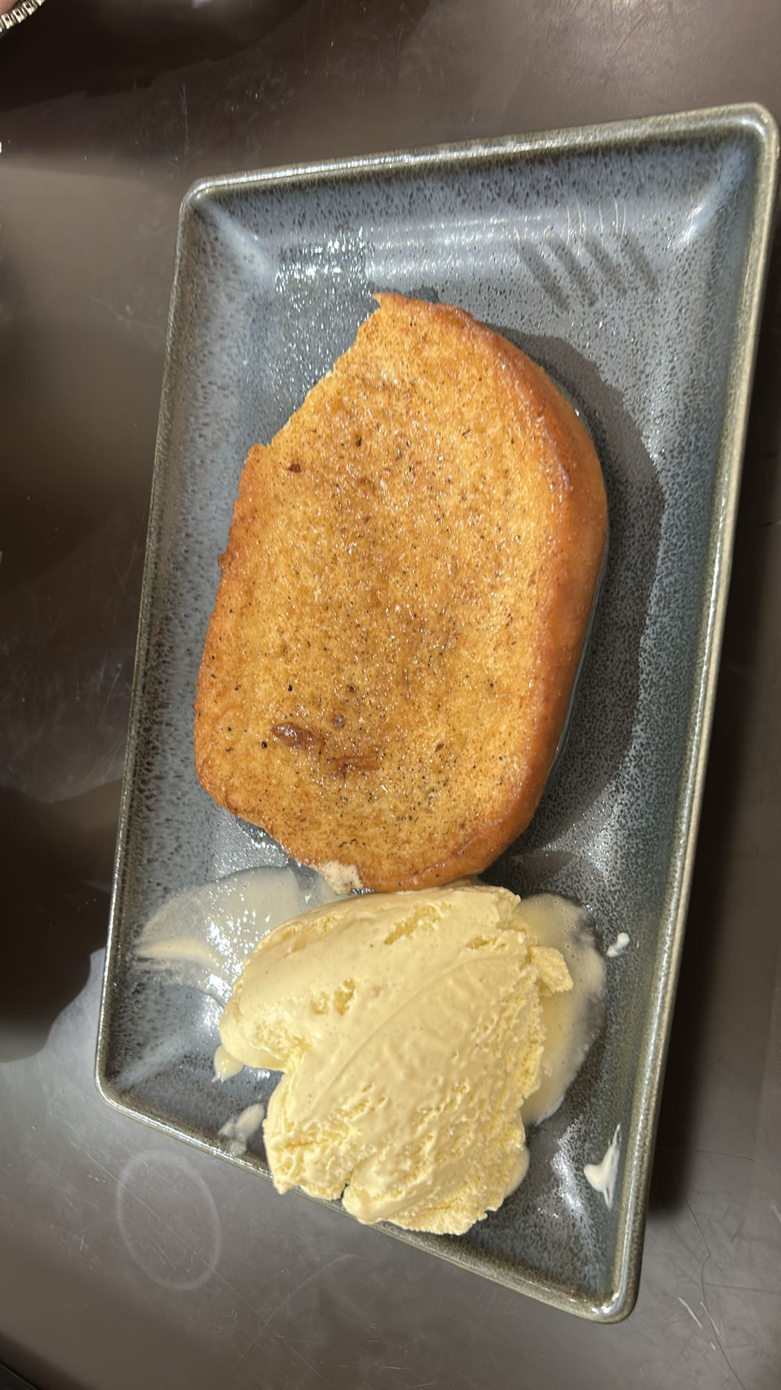 tostada dulce con helado