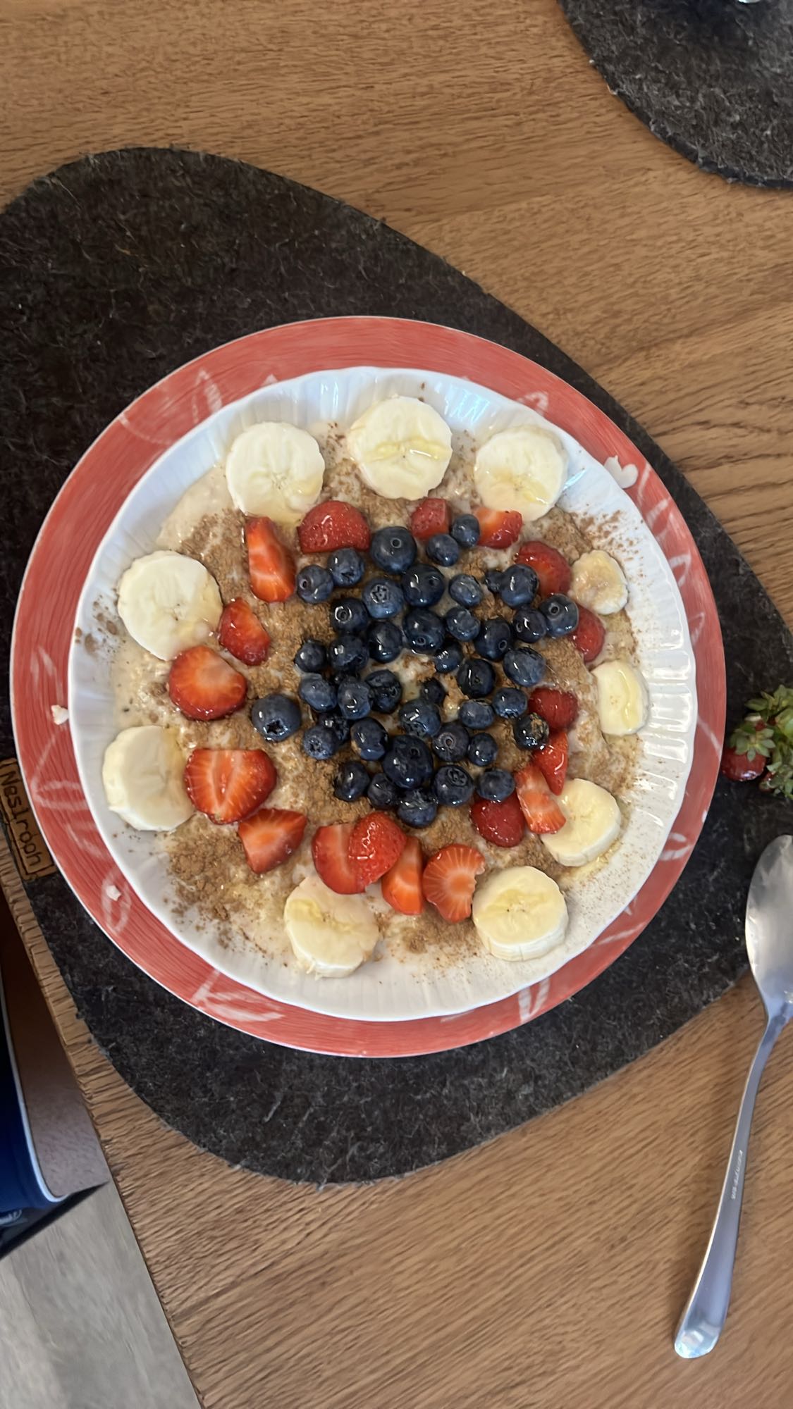 Porridge con frutta