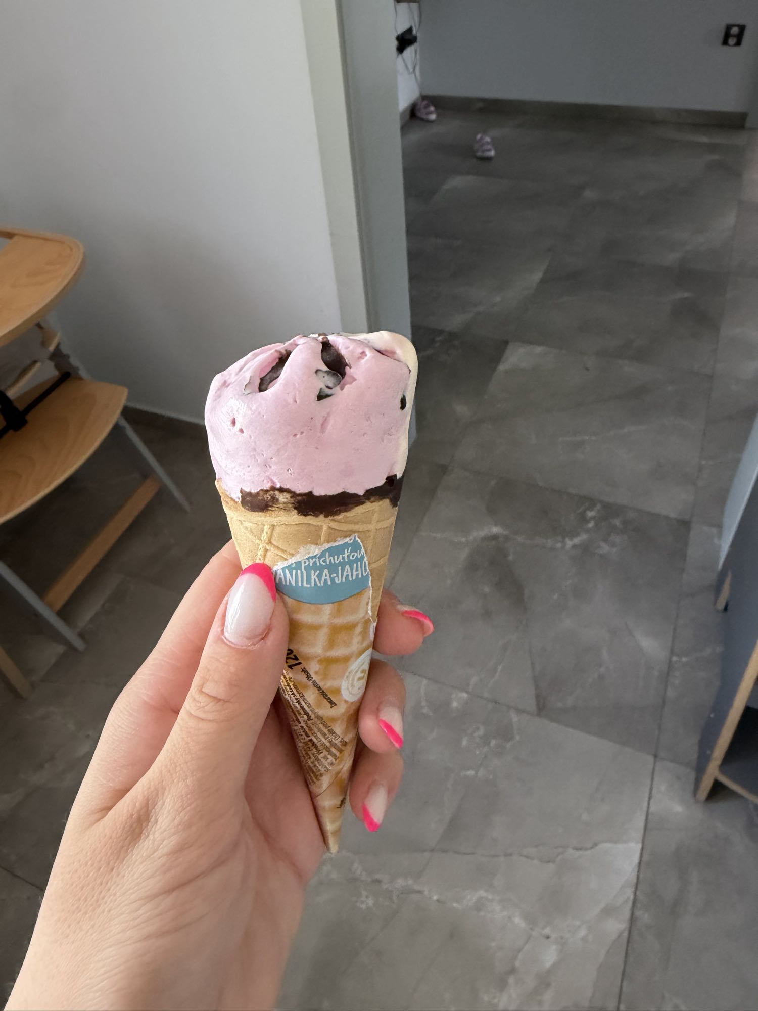 Lody waniliowo-truskawkowe