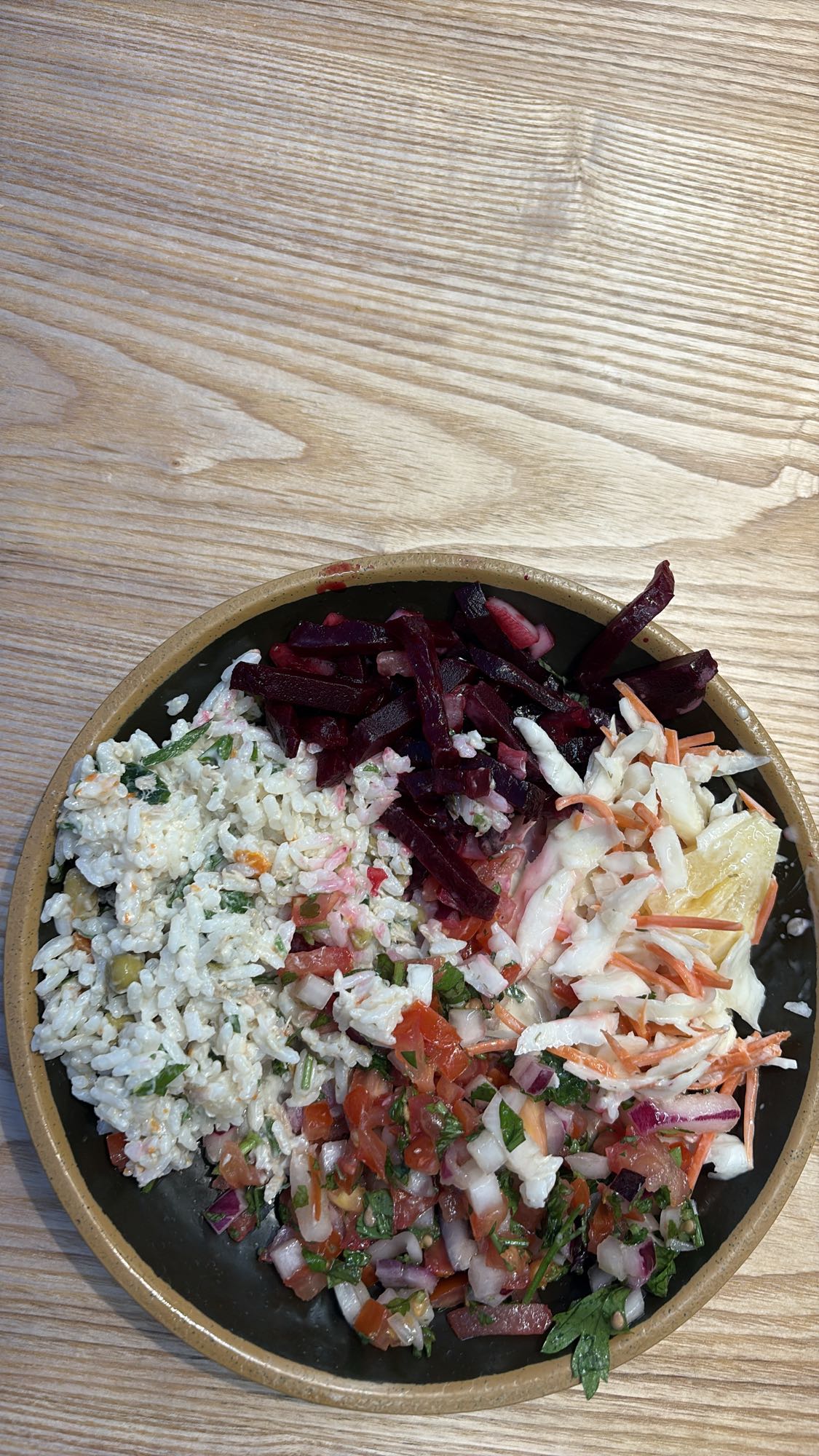 Rijstsalade met bieten