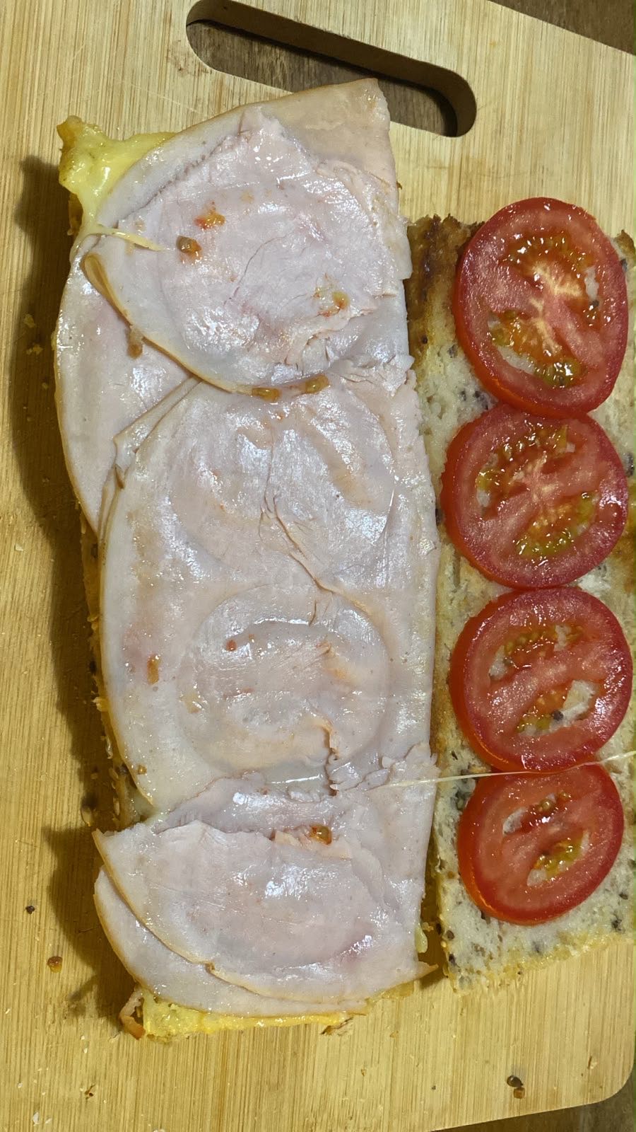 sándwich de pavo y tomate