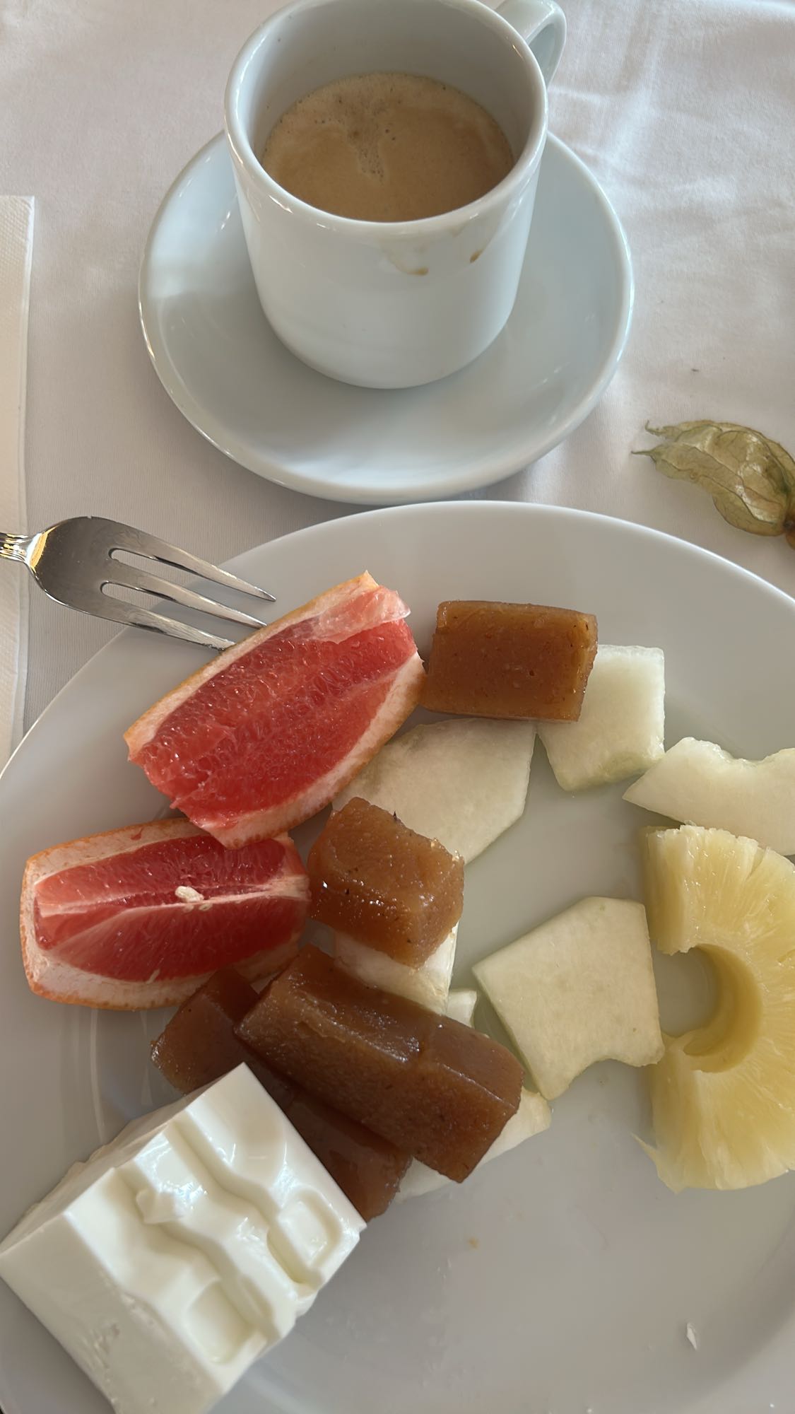 fruta con café y queso