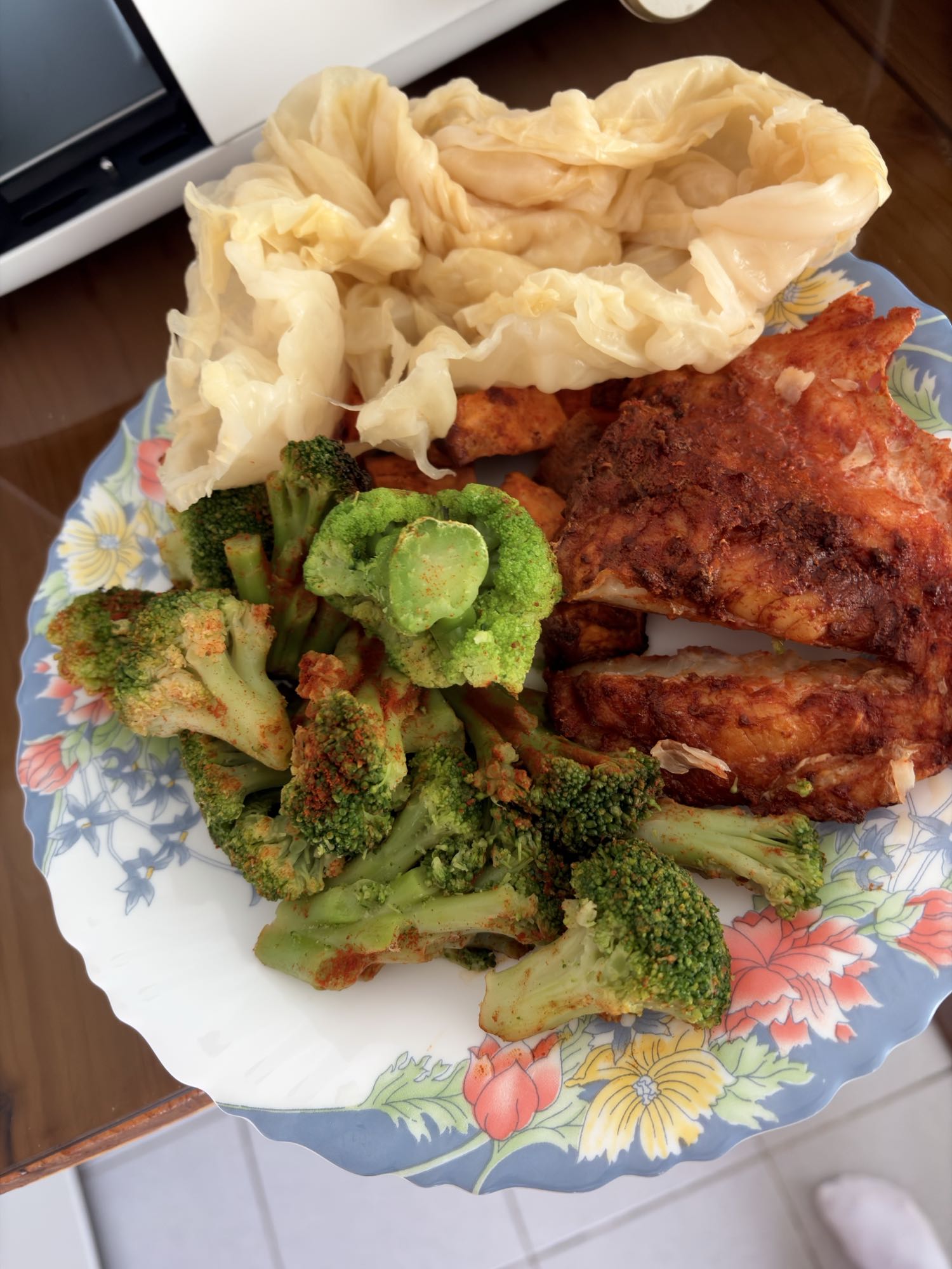 Șalău cu broccoli, cartofi dulci și varză murată