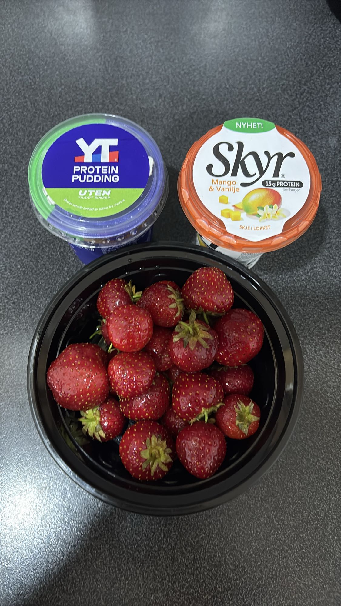 Proteinpudding med bær