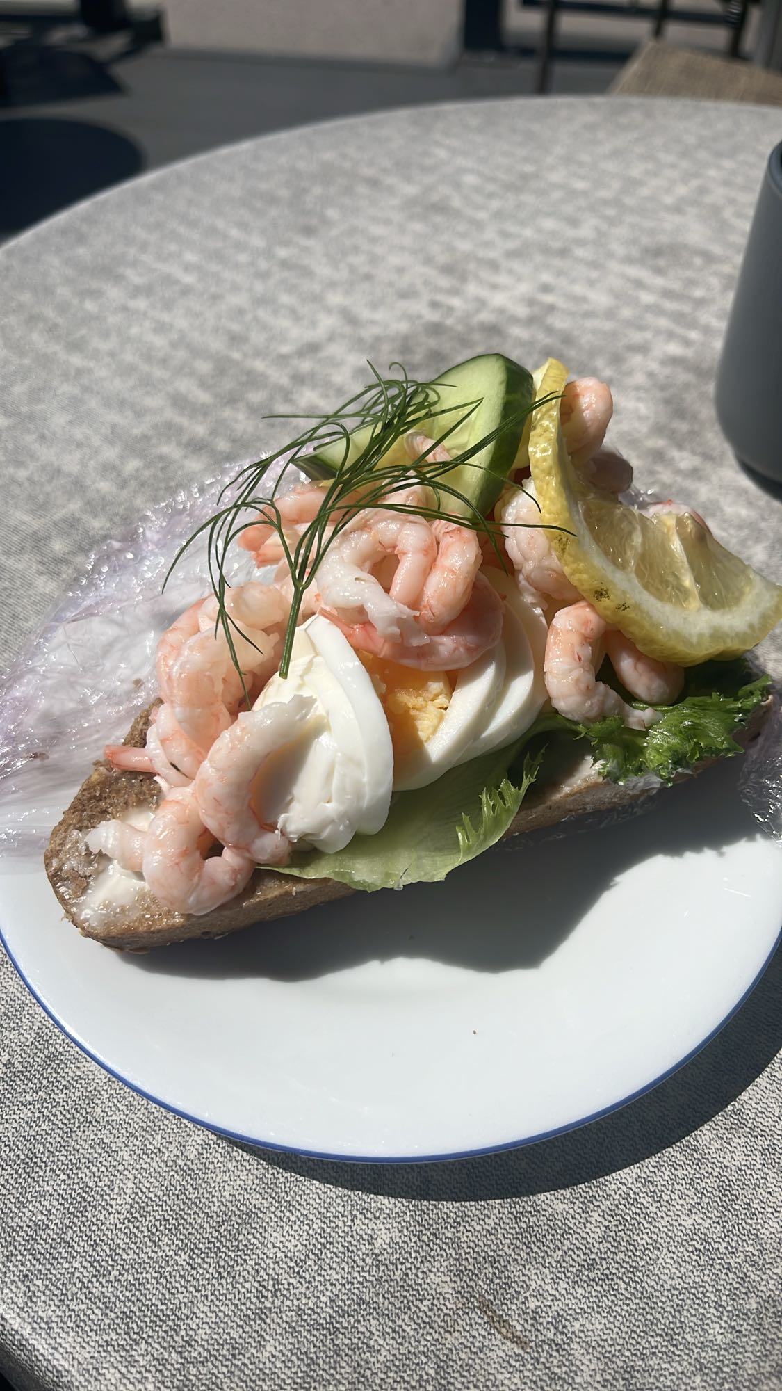 Räkmacka med ägg