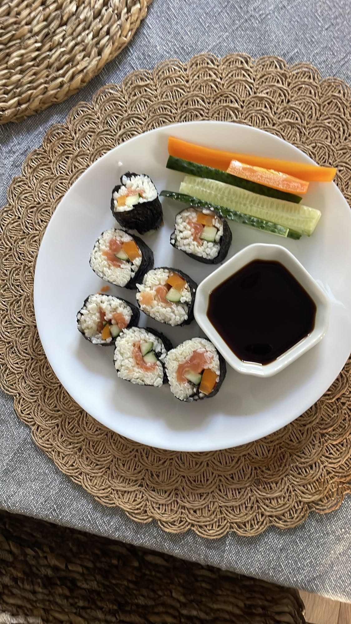 Sushi z łososiem