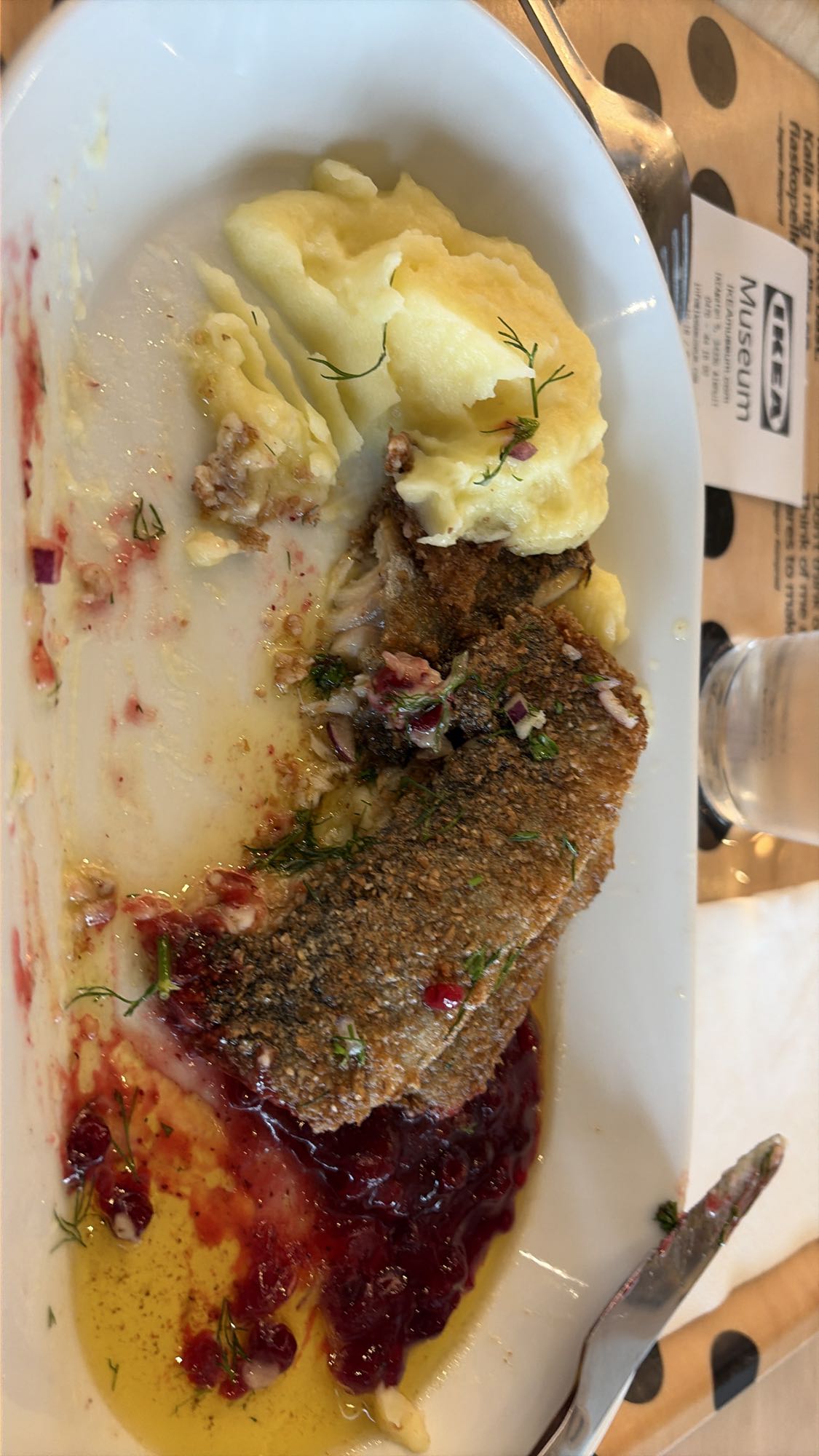 Panerad fisk med mos