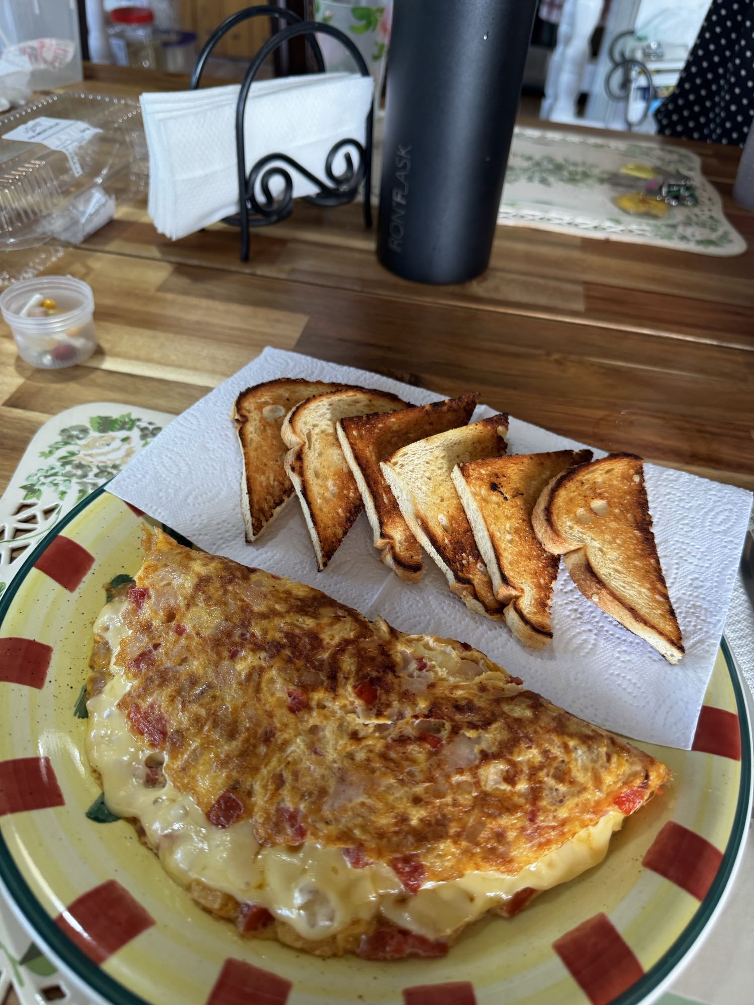 omelet con tostadas