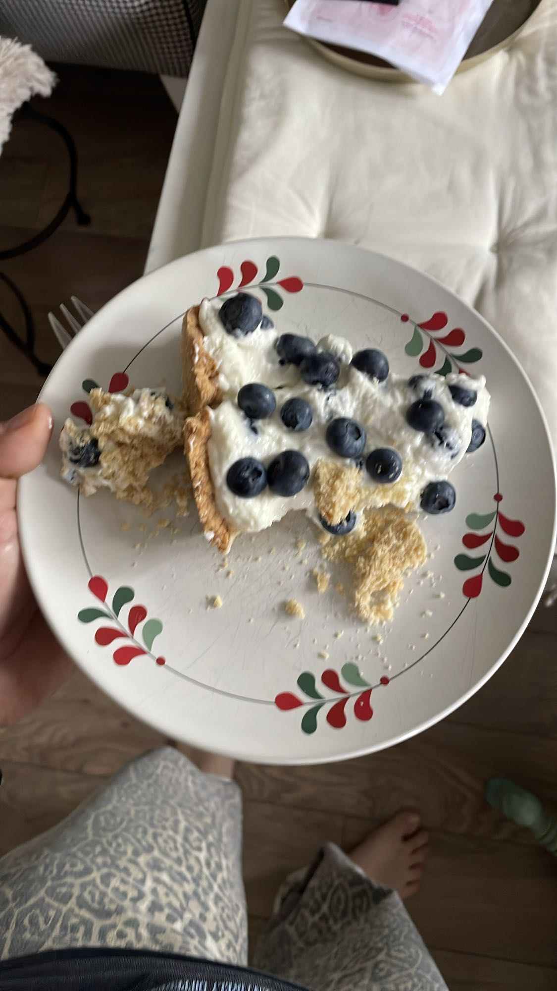 Tarta z serkiem delicate, mascarpone, żelatyną i borówkami