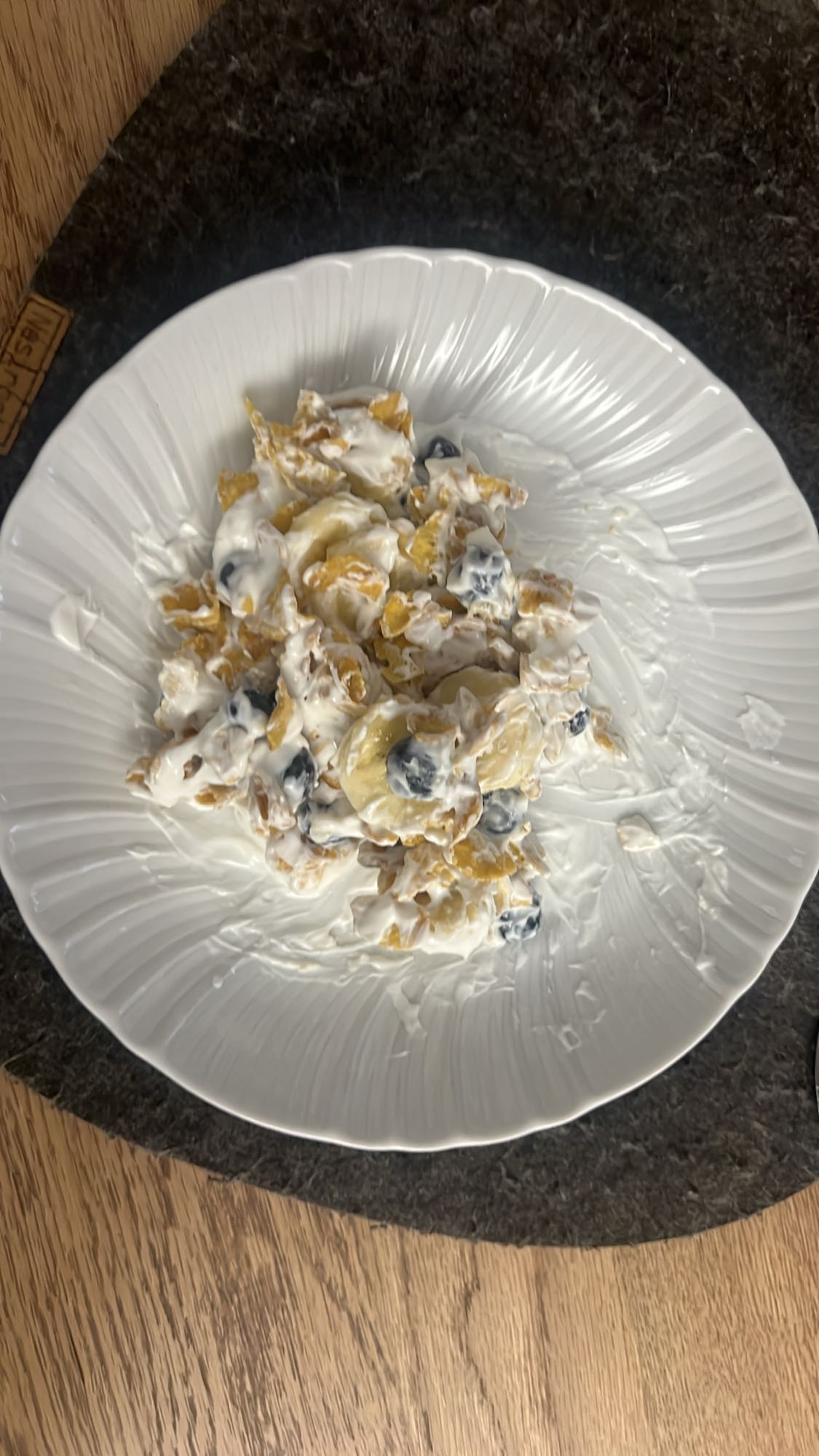 Ciotola yogurt e cereali