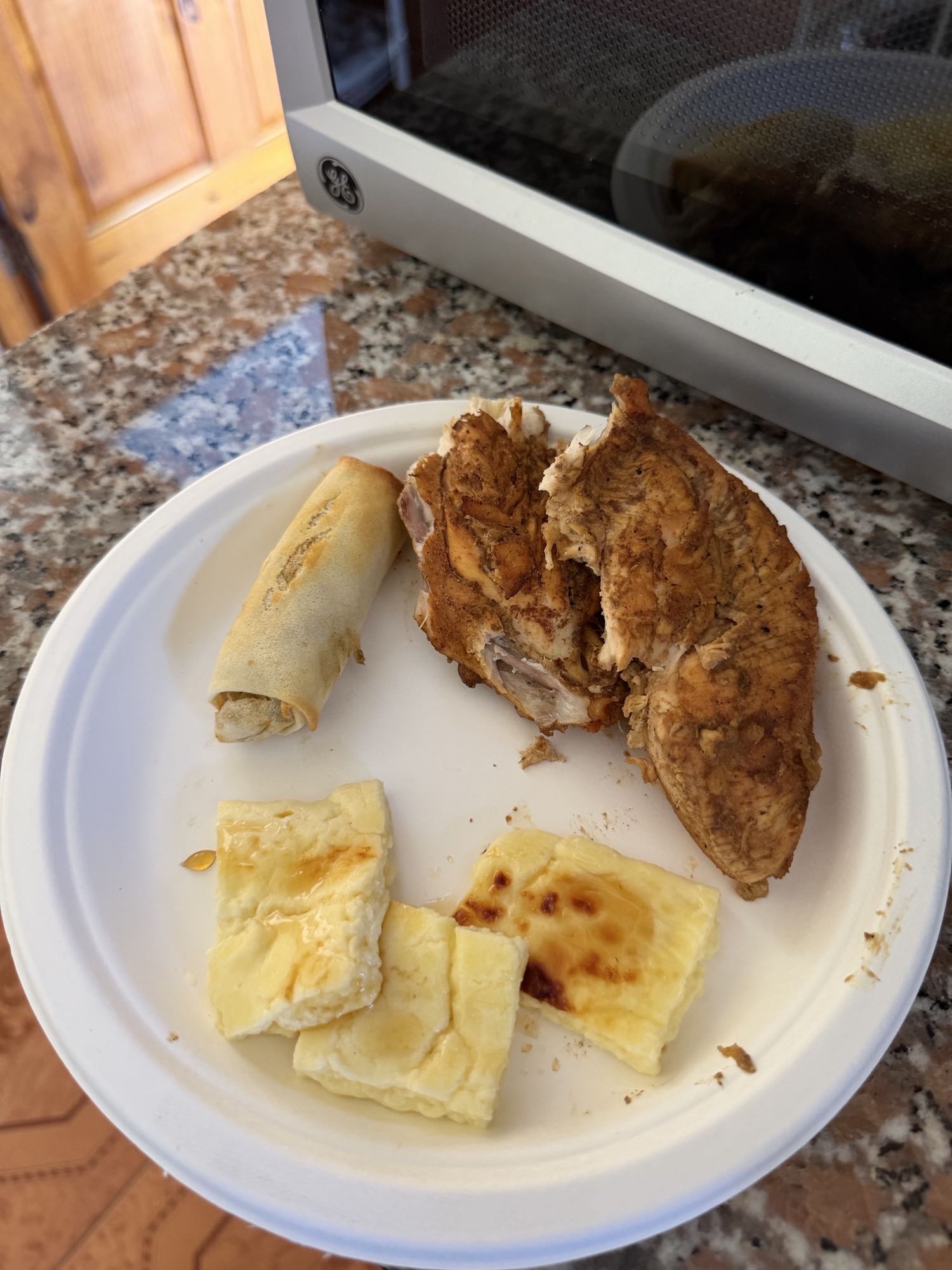 pollo con queso y rollo