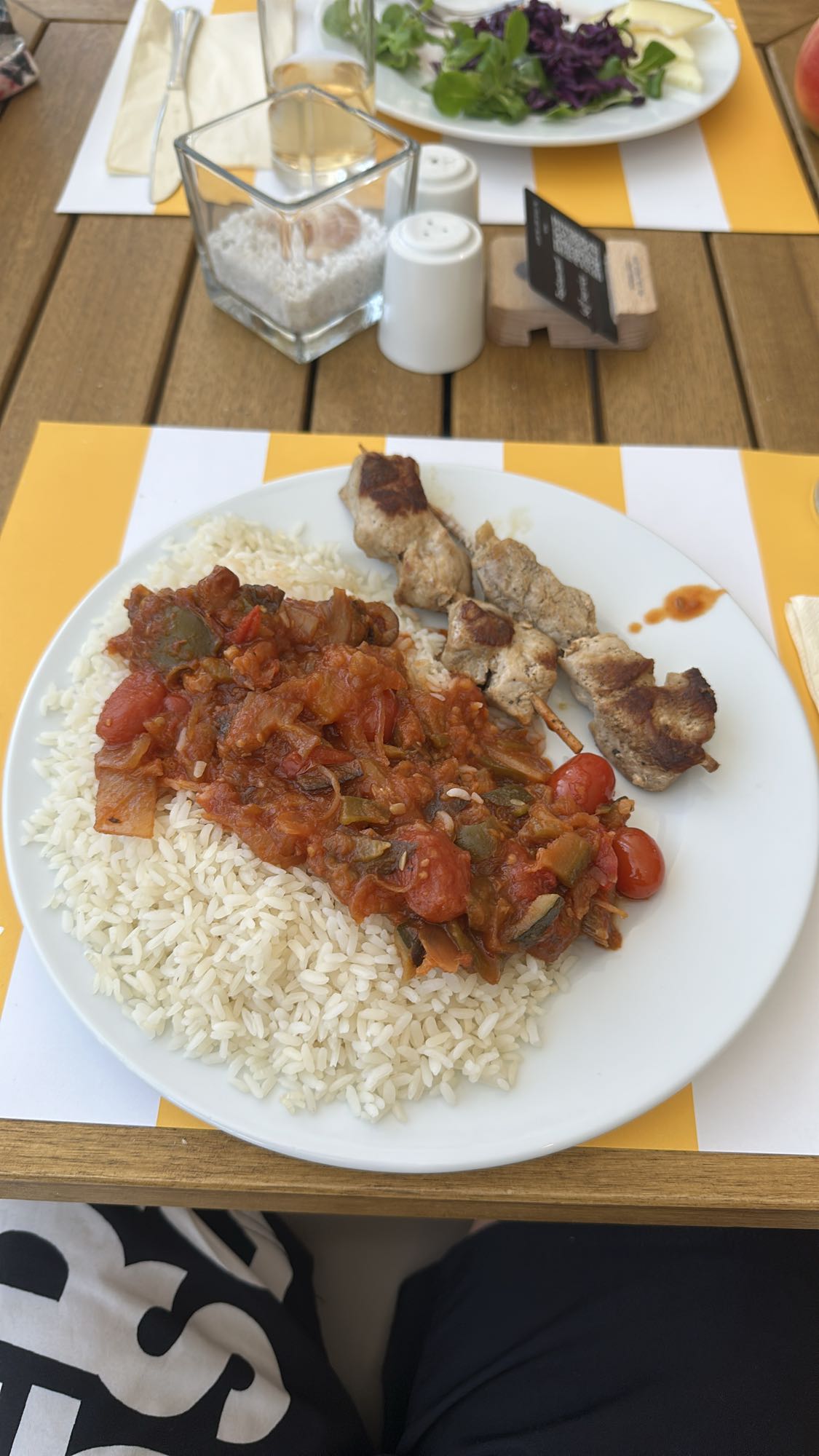 Arroz con brocheta