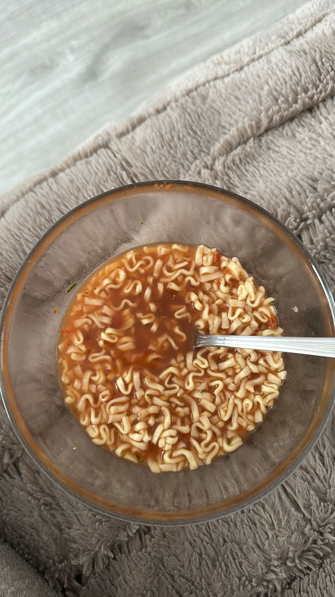 Zupa z makaronem instant