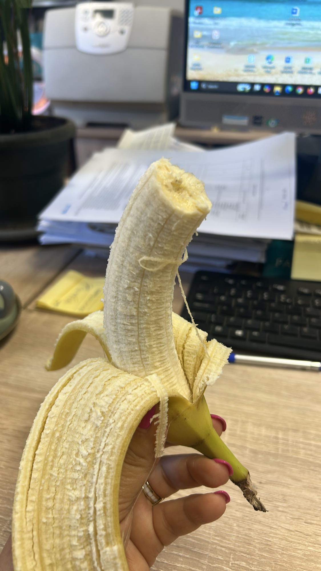 Banană decojită