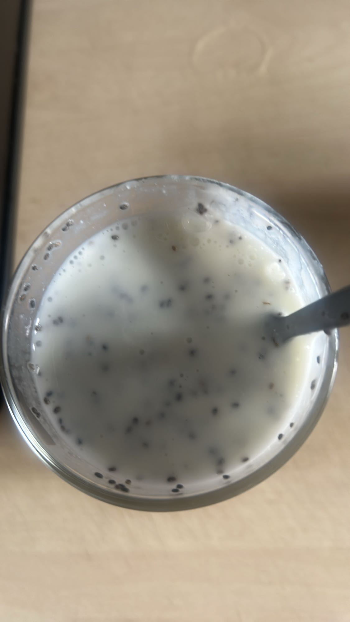 Chia-Milchgetränk