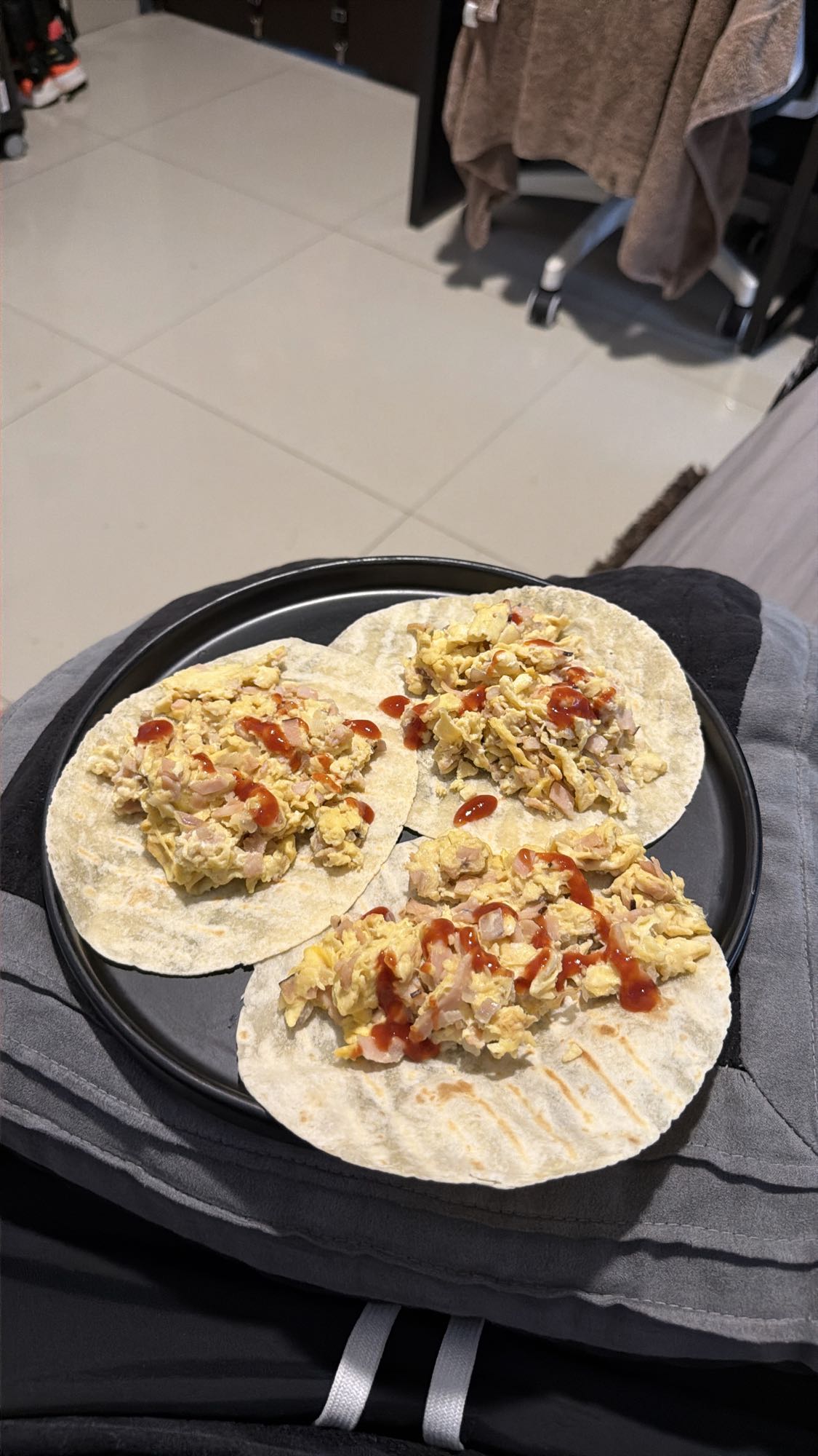 tacos de huevo con jamón