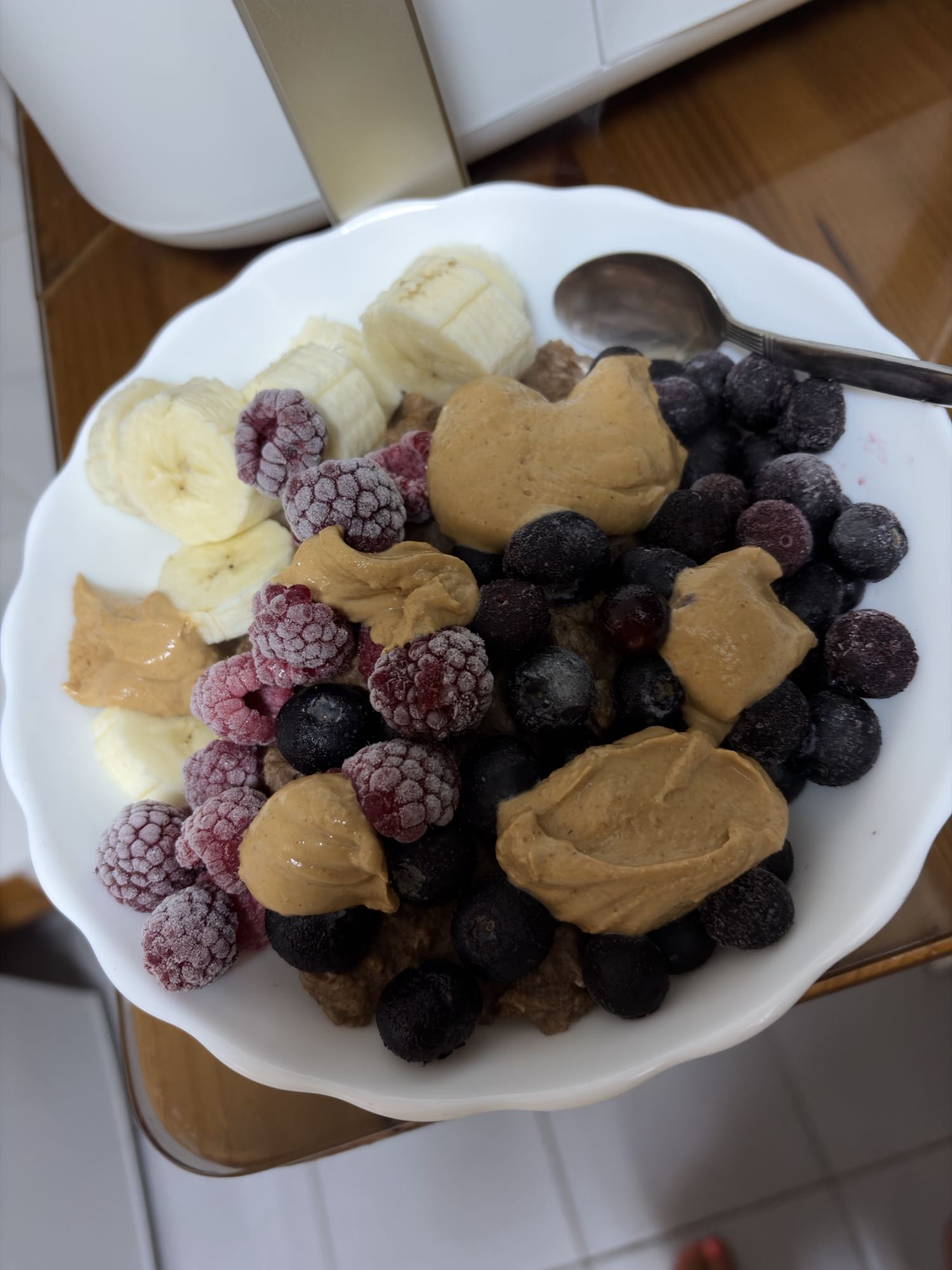 Terci proteic cu fructe, ouă și PB Fit