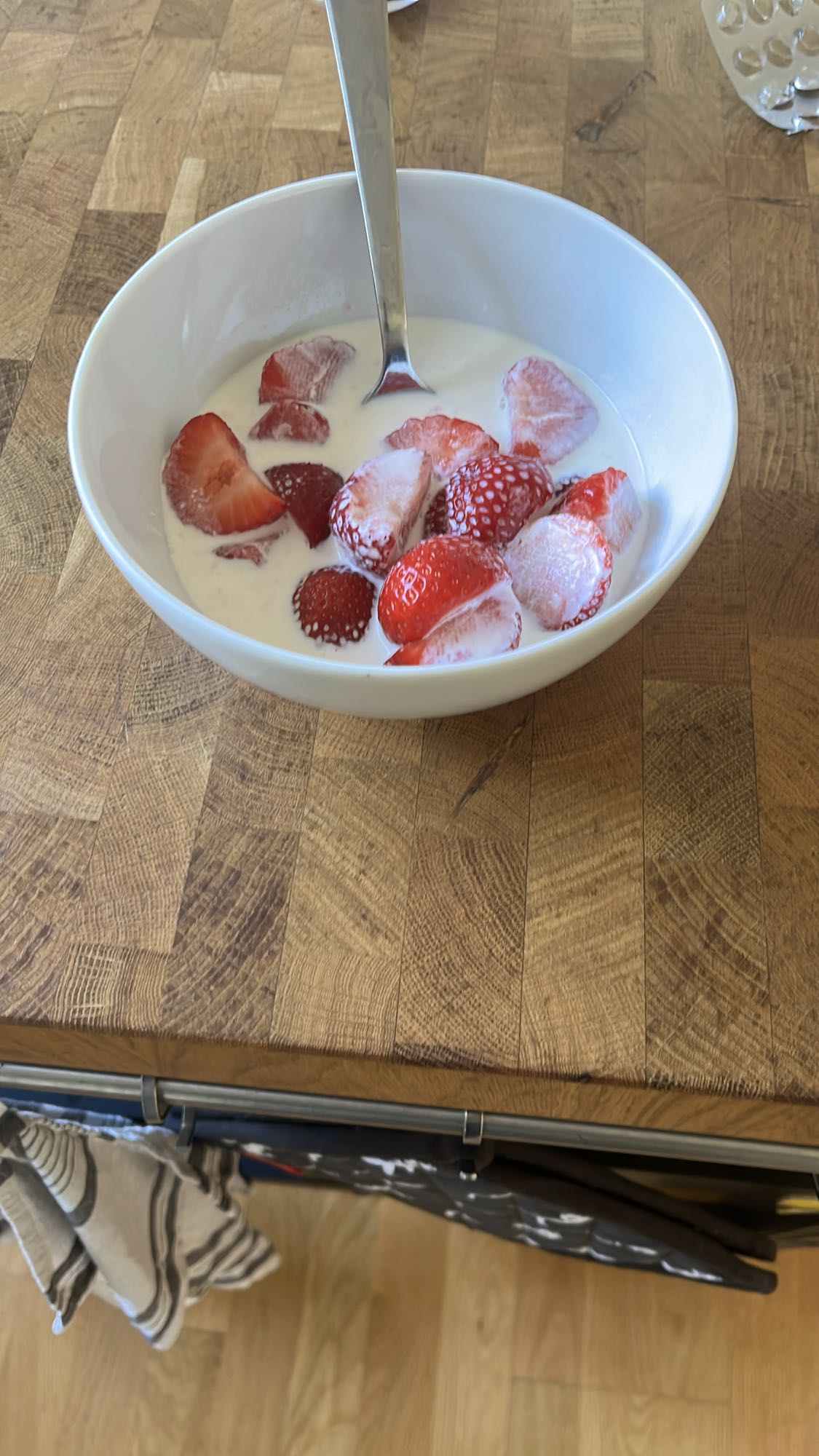 Jordgubbar med mjölk