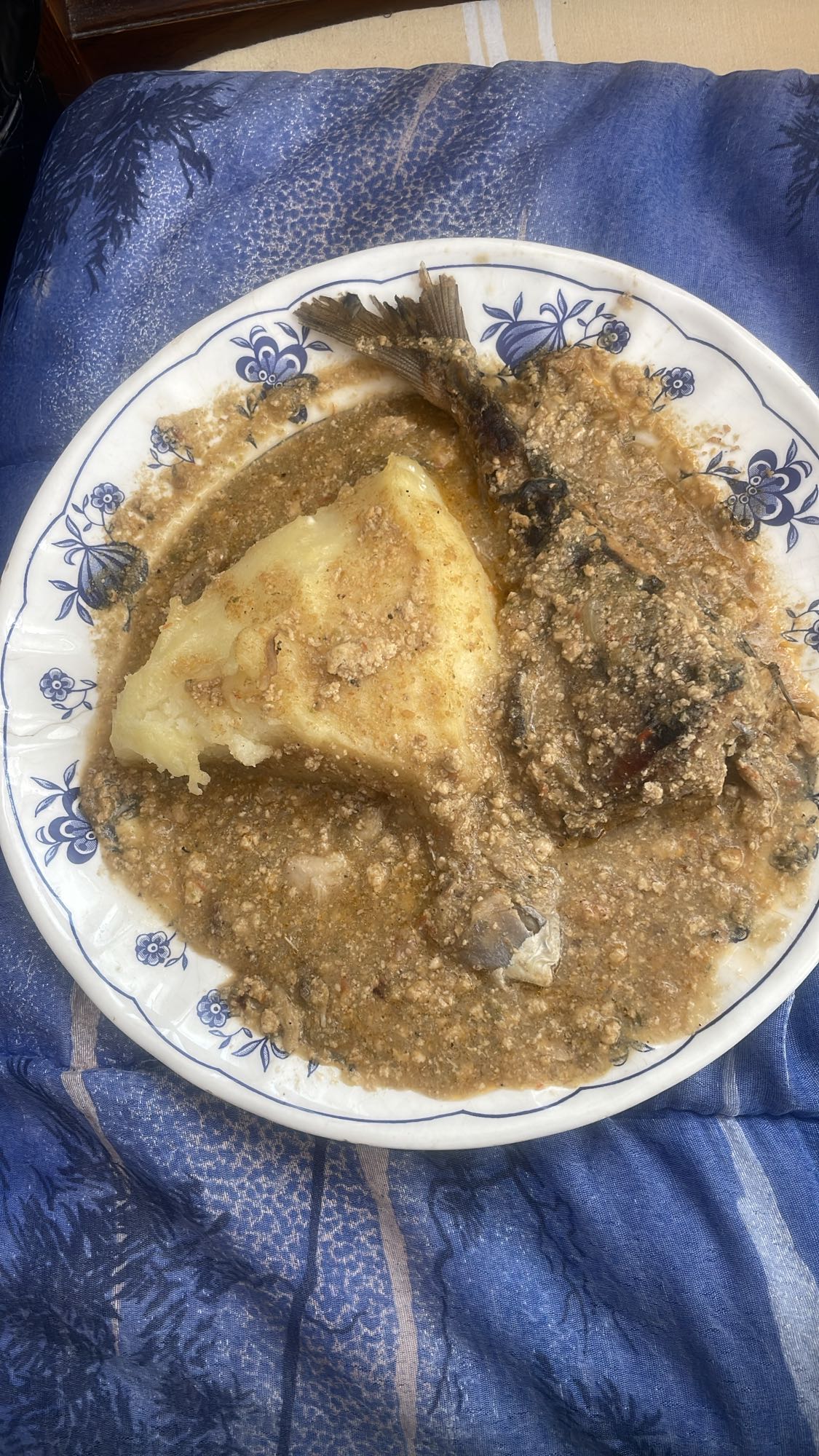 Poisson avec pâte