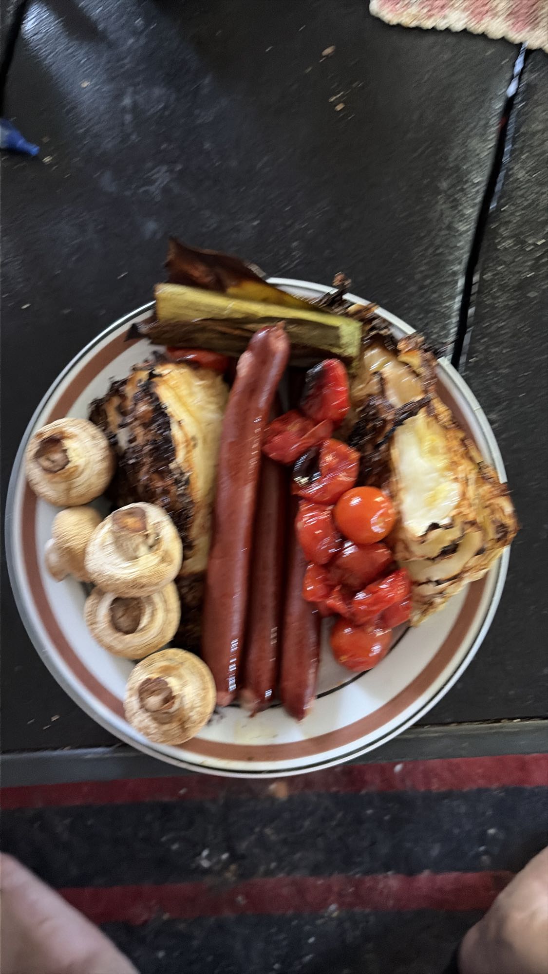 Grillad korvtallrik