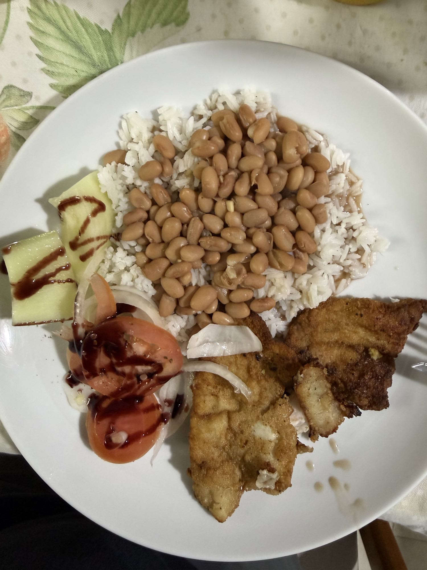 Arroz feijão e peixe