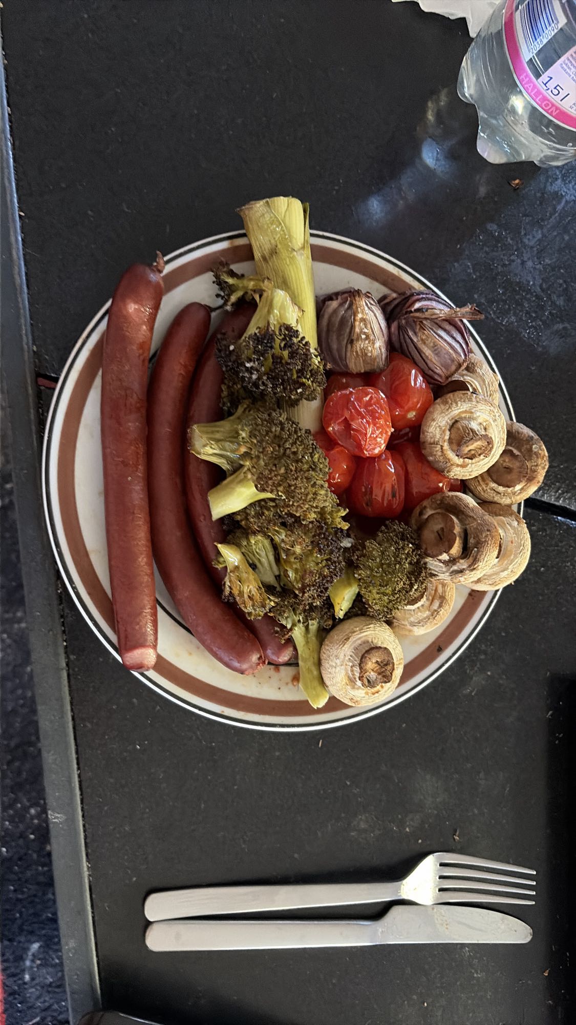 Korv med rostade grönsaker