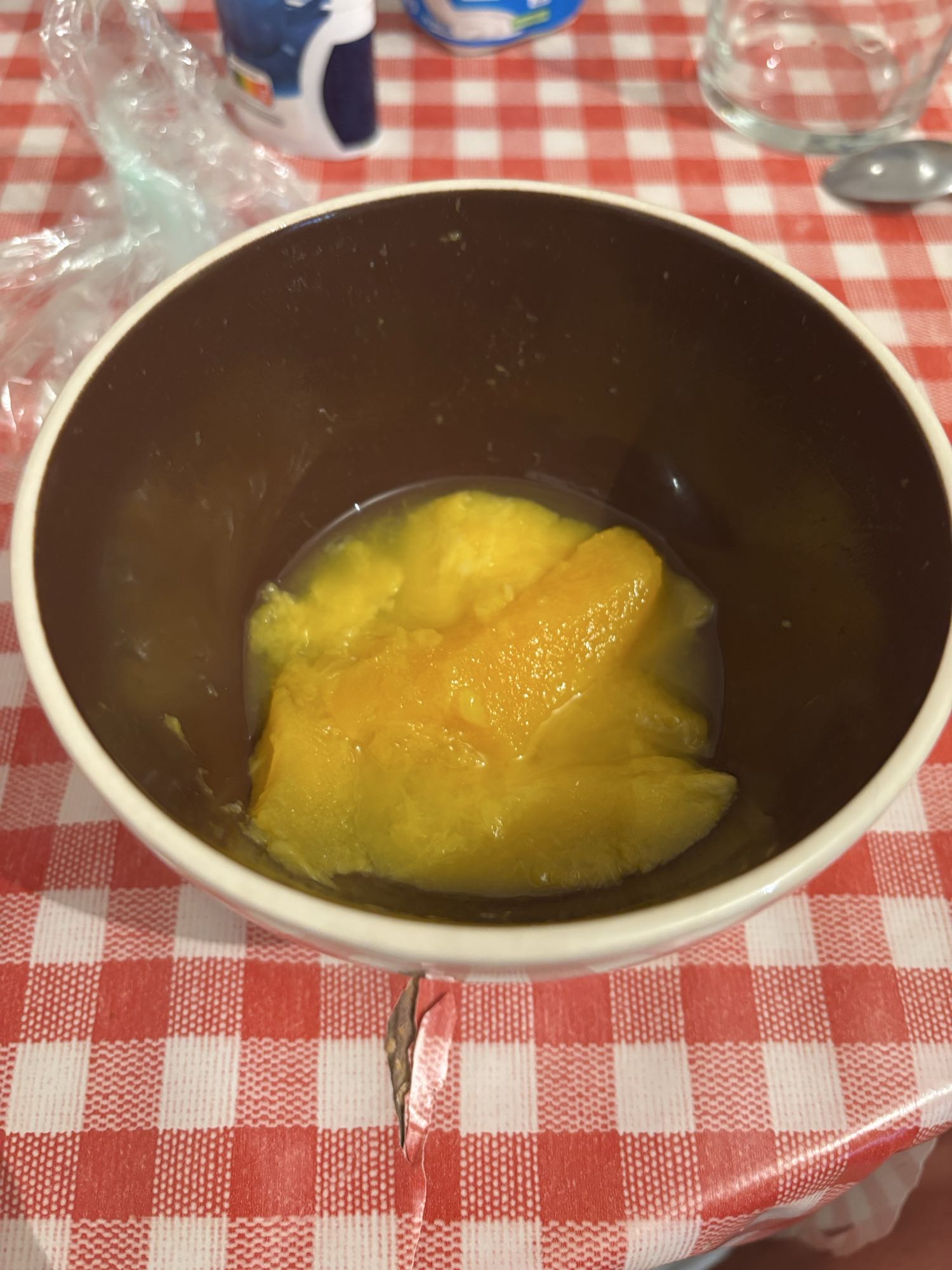 Mangue fraîche au jus de citron