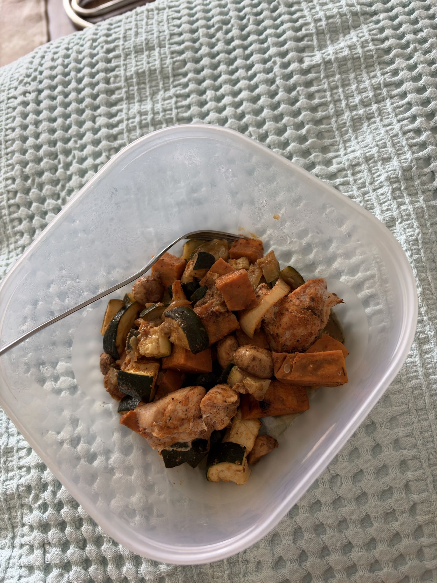 Pui cu legume coapte