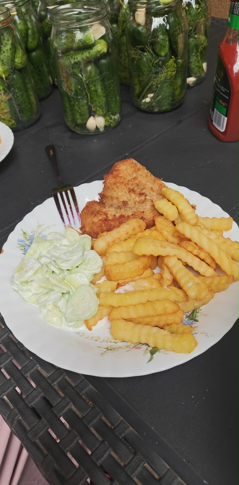 Kotlet z frytkami