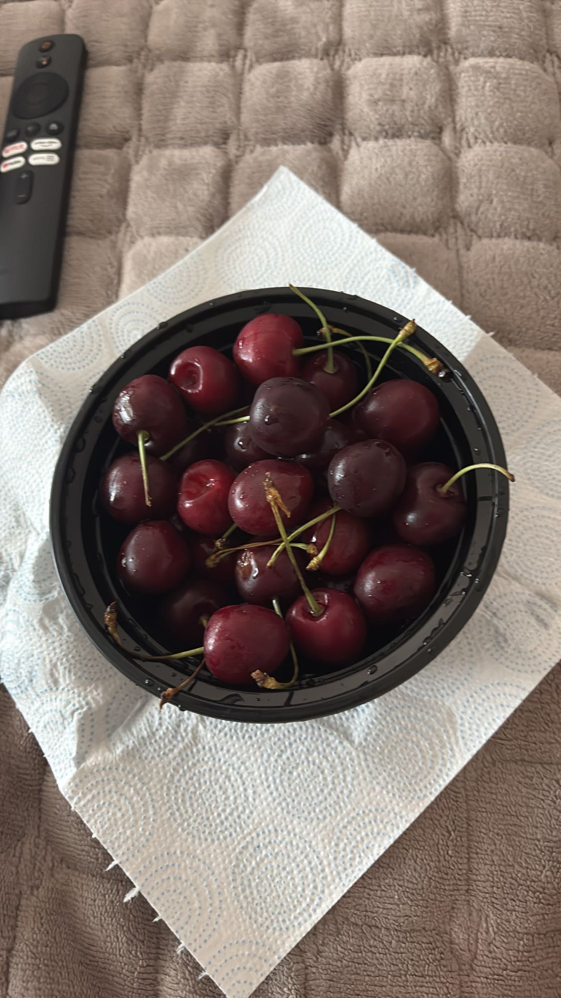 Skål med kirsebær