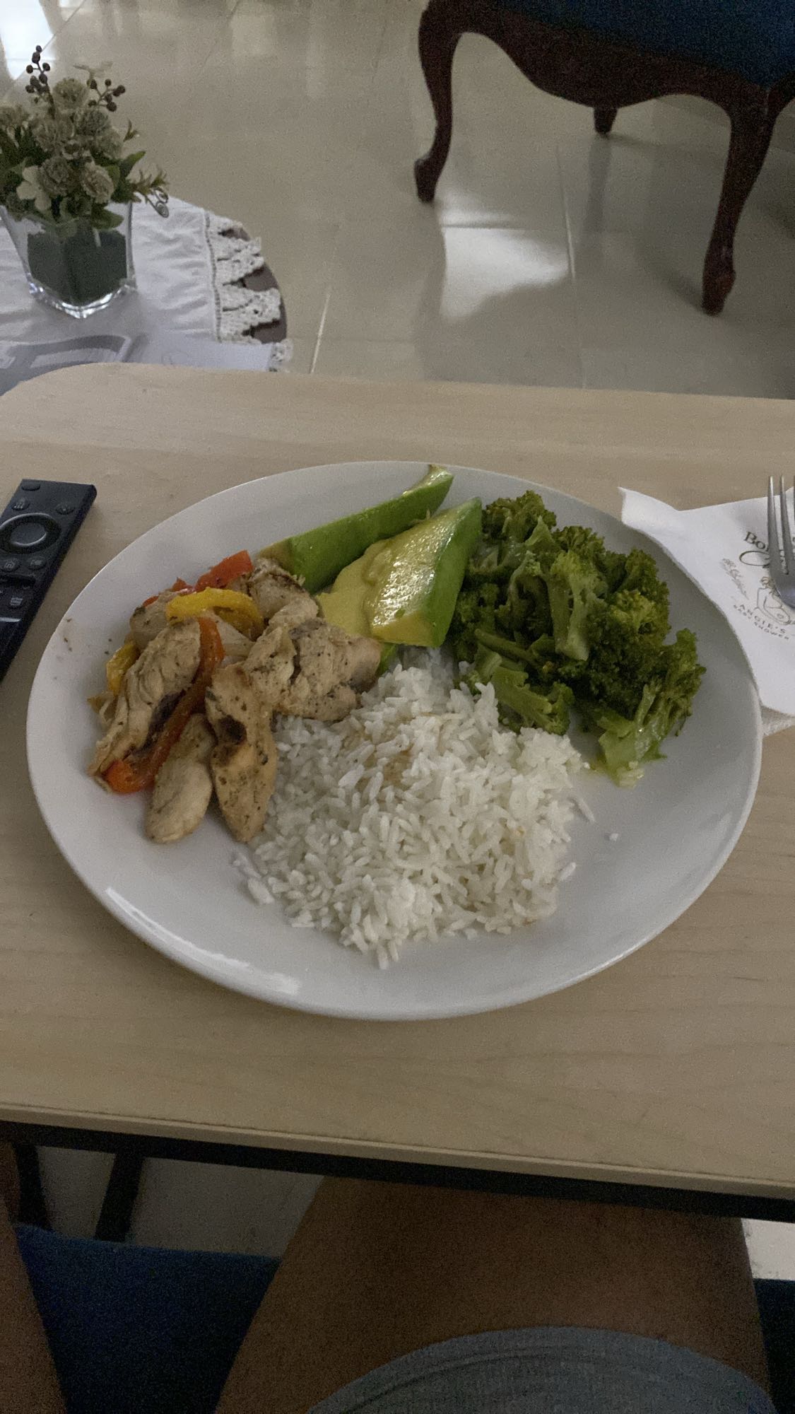 pollo con arroz y brócoli