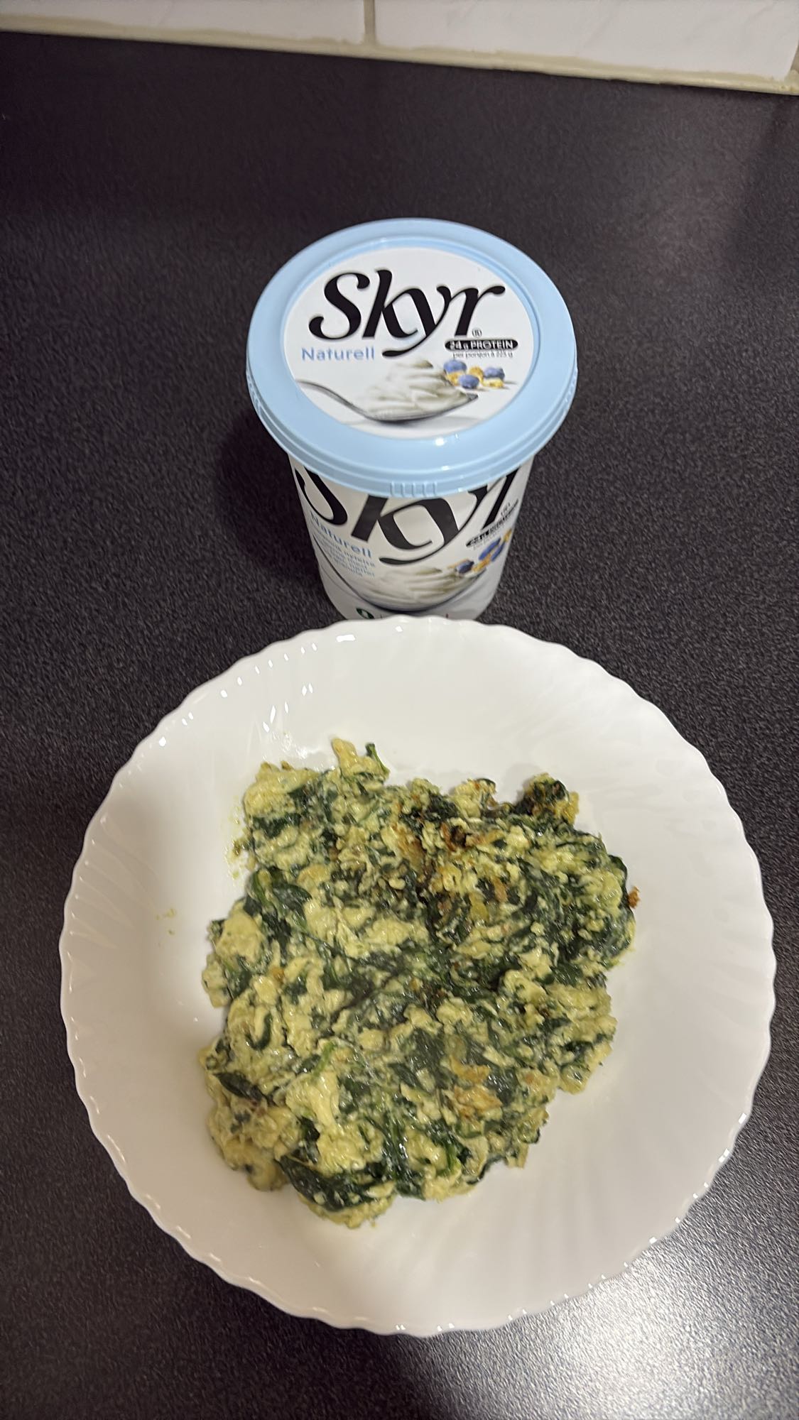 Eggerøre med spinat og skyr