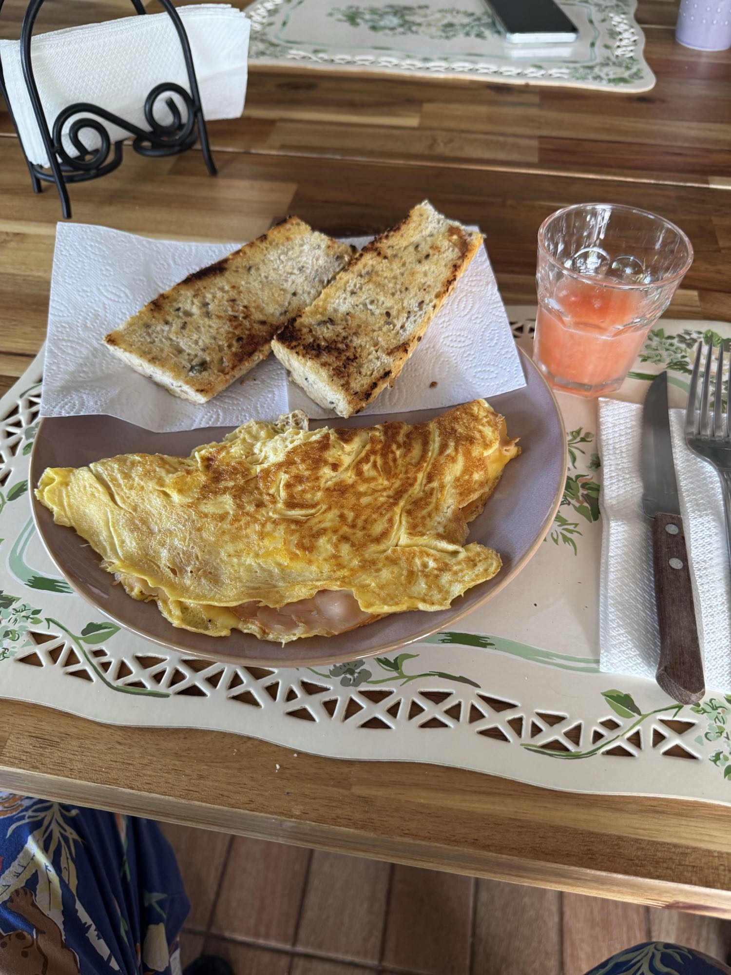 omelet con tostadas