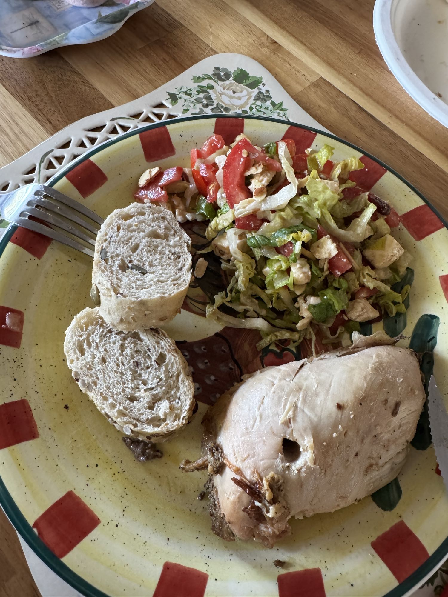 pollo con ensalada