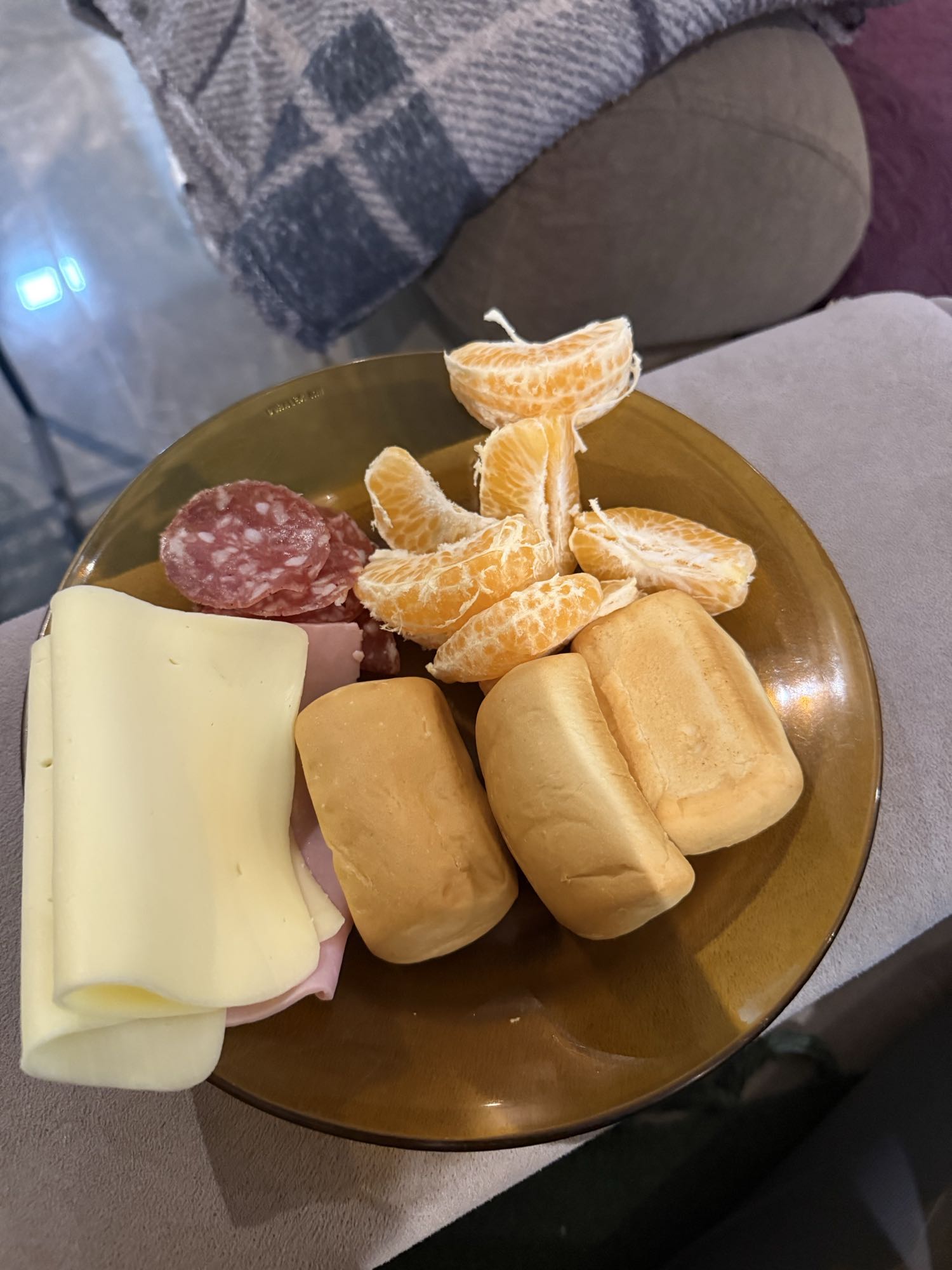 Lanche com frios e pão