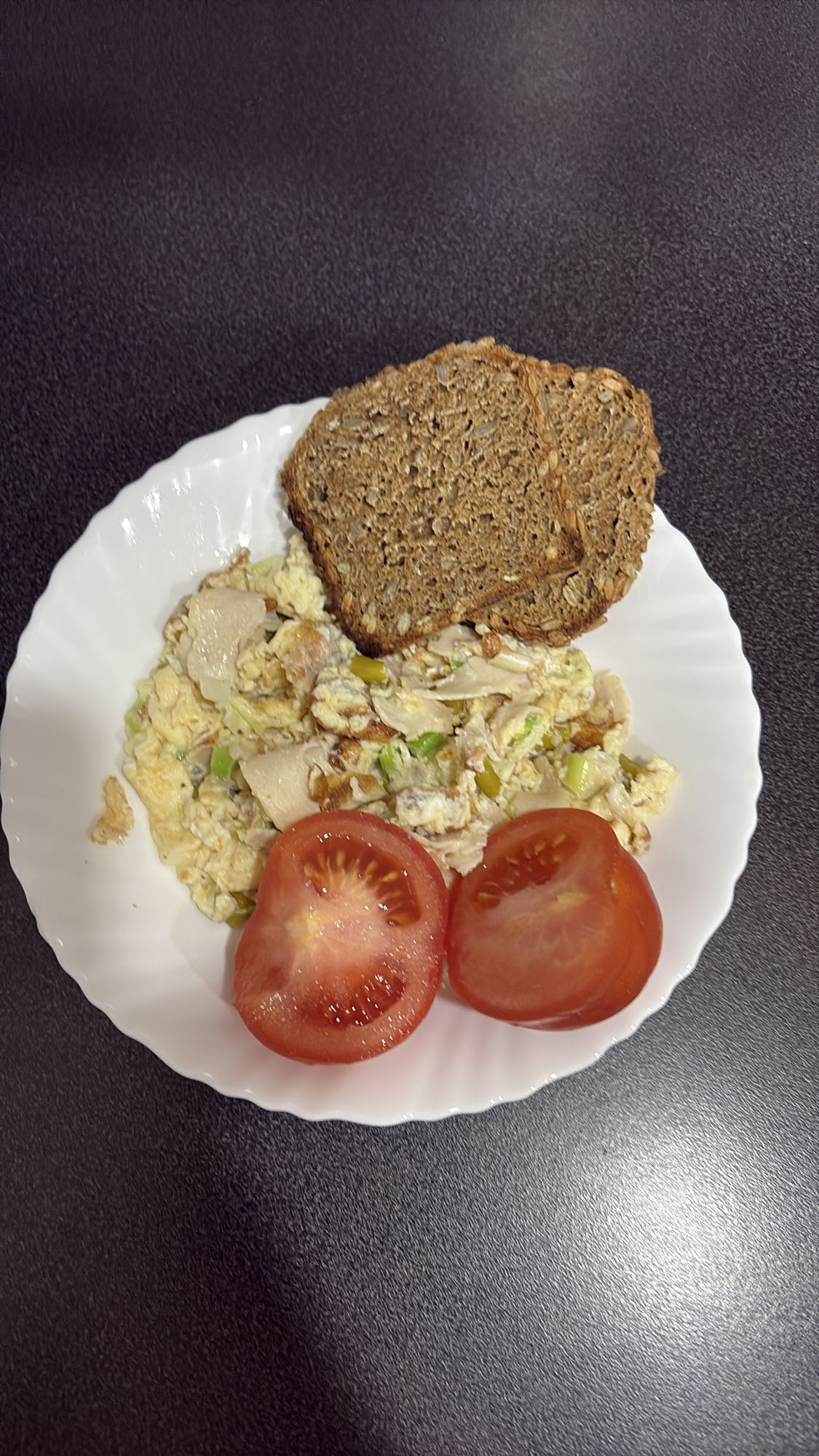 Eggerøre med rugbrød