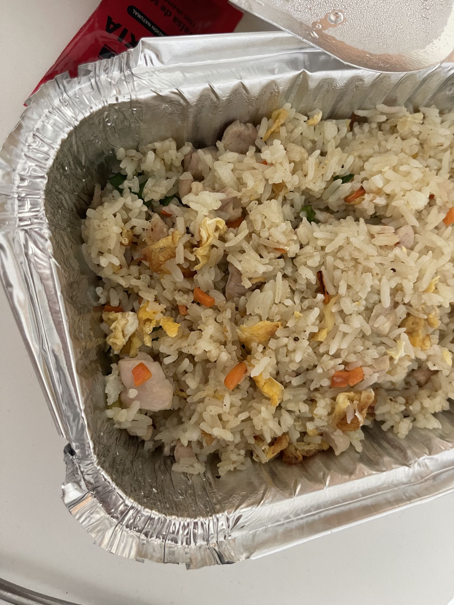 Жареный рис с курицей