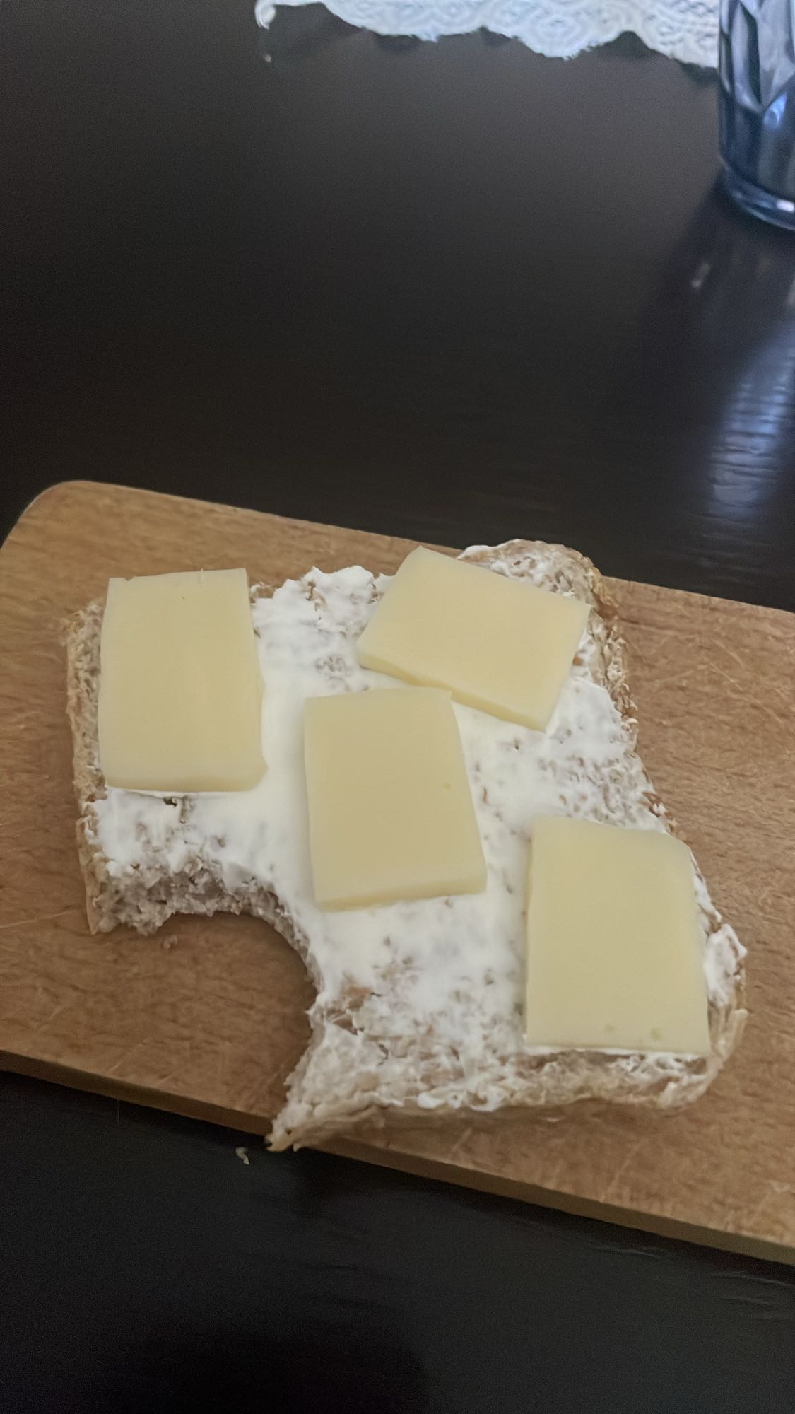 Chléb se sýrem