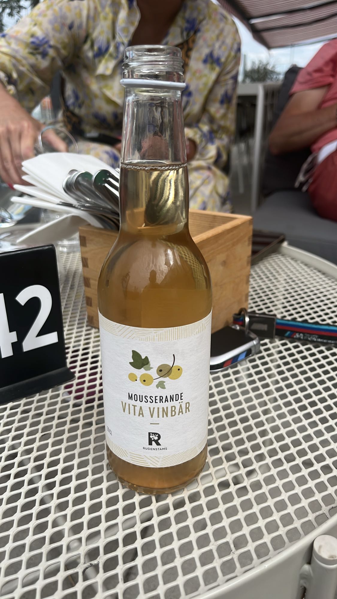 Mousserande vita vinbär
