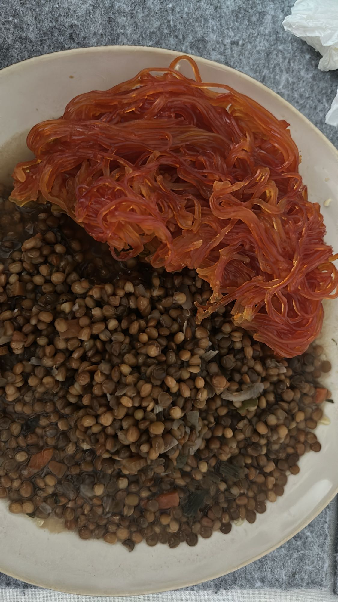 lentejas con fideos