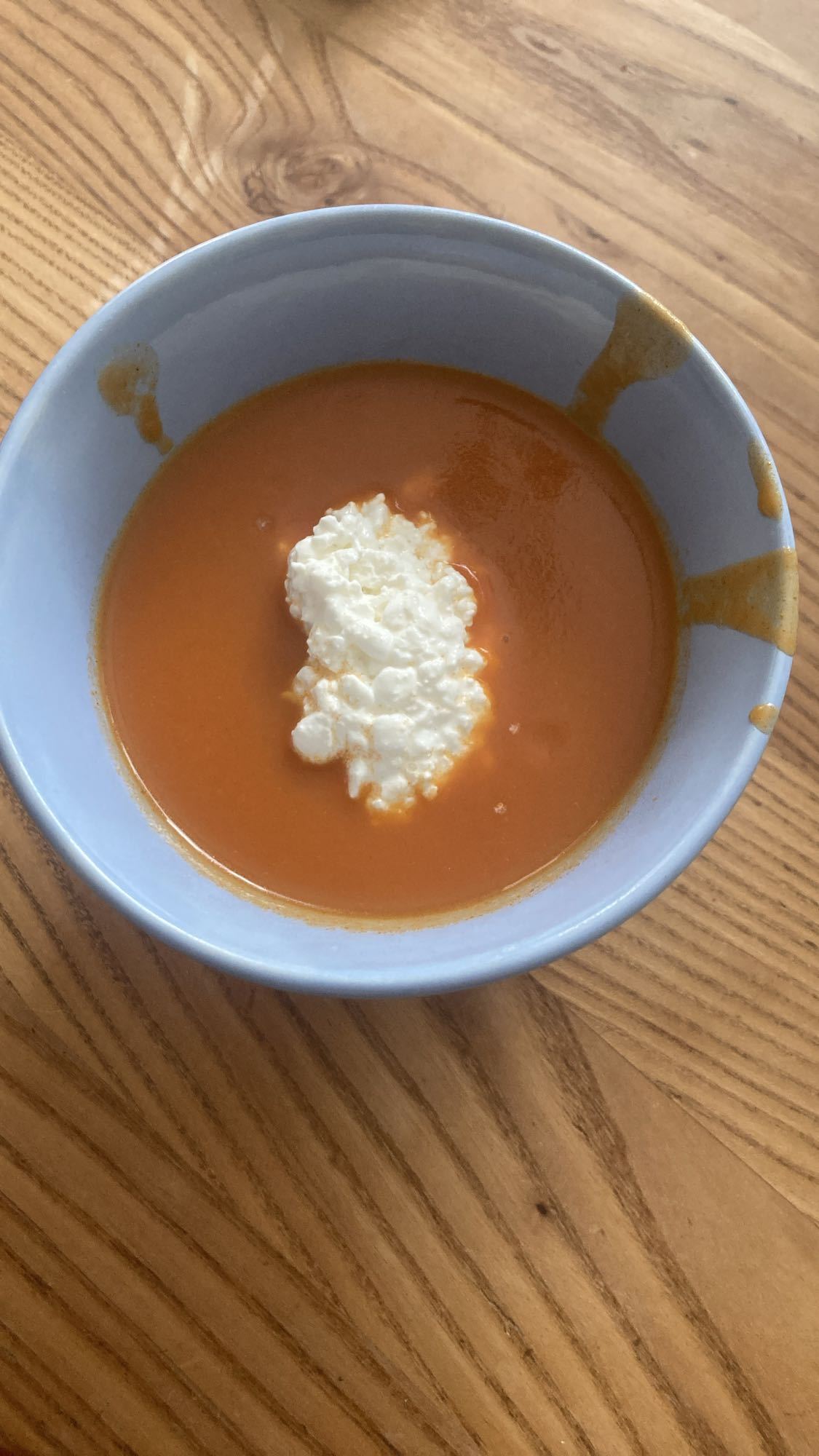 Tomatsoppa med keso