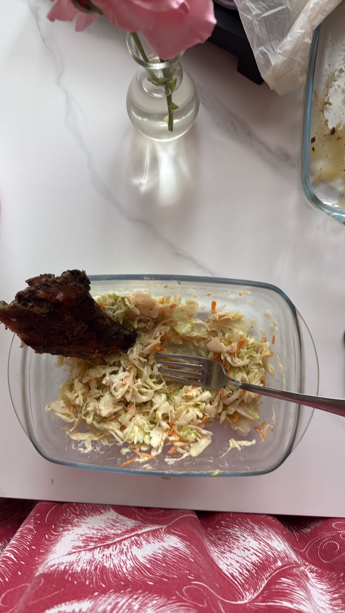 Pulpa de pui cu salata