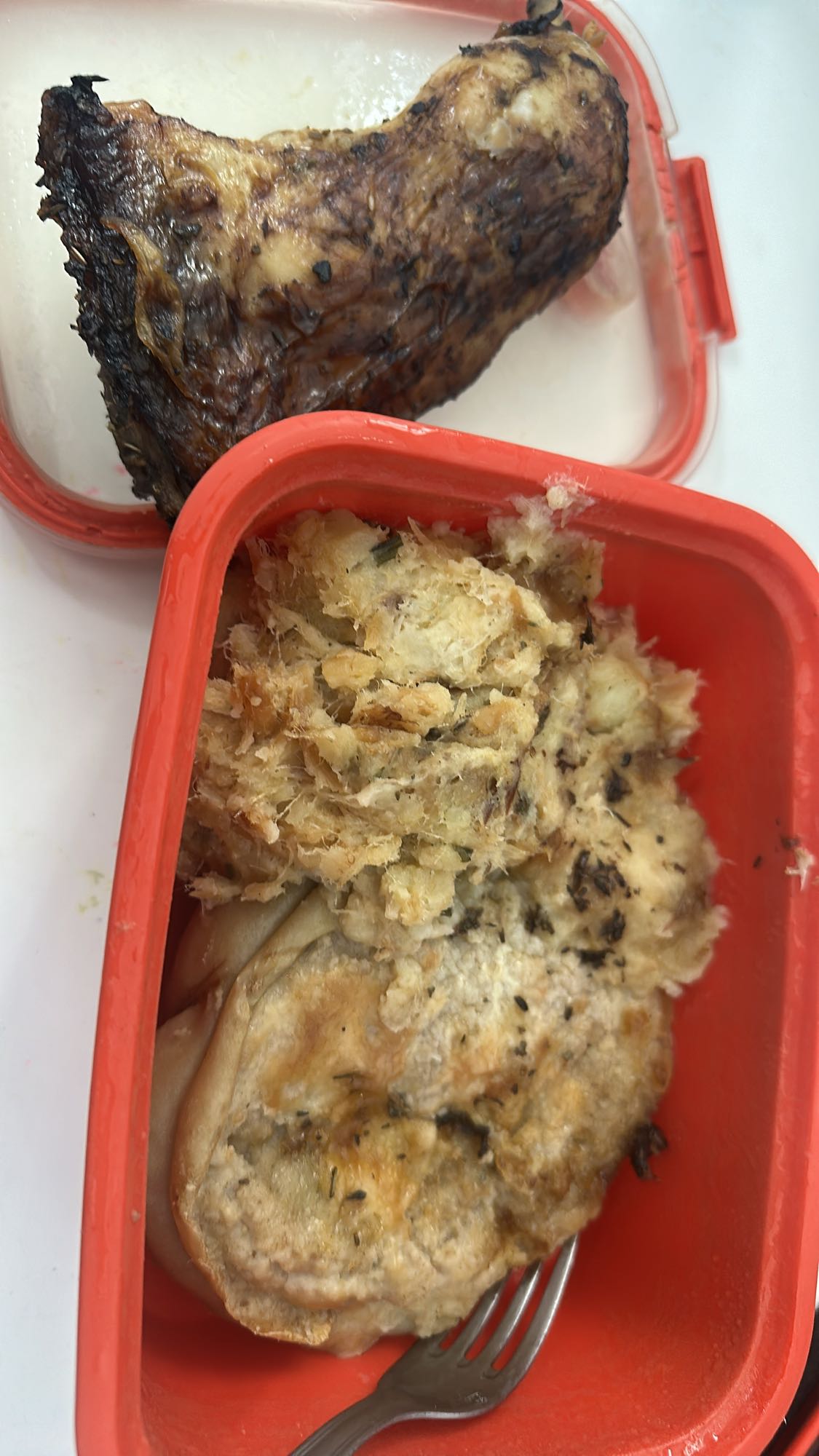 Poulet rôti et pain