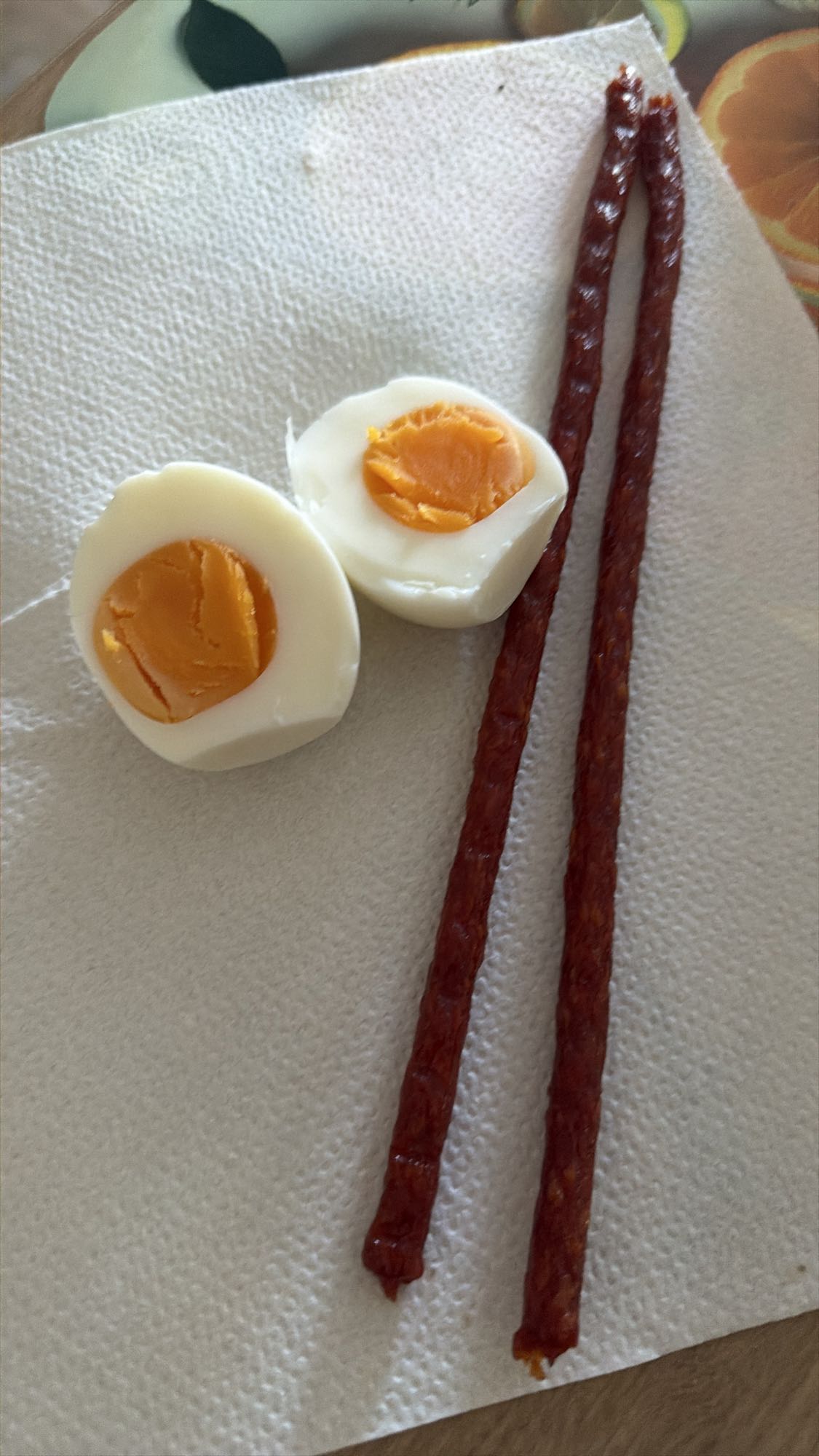 Ei mit Fleischsticks